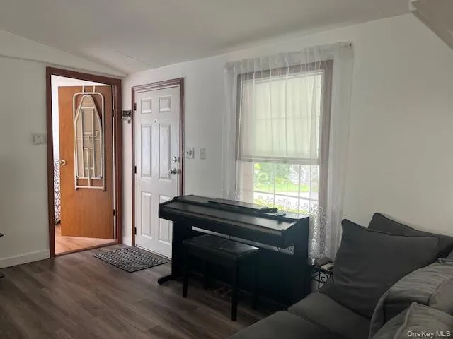525 Riverleigh Ave, Riverhead, NY, 2 Bedrooms Bedrooms, 6 Rooms Rooms,1 BathroomBathrooms,Residential Lease,For Rent,Riverleigh Ave,0,1032755 525 Riverleigh Ave, Riverhead, NY, 2 Bedrooms Bedrooms, 6 Rooms Rooms,1 BathroomBathrooms,Residential Lease,For Rent,Riverleigh Ave,0,1032755