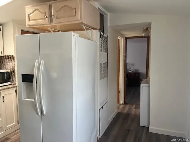 525 Riverleigh Ave, Riverhead, NY, 2 Bedrooms Bedrooms, 6 Rooms Rooms,1 BathroomBathrooms,Residential Lease,For Rent,Riverleigh Ave,0,1032755 525 Riverleigh Ave, Riverhead, NY, 2 Bedrooms Bedrooms, 6 Rooms Rooms,1 BathroomBathrooms,Residential Lease,For Rent,Riverleigh Ave,0,1032755