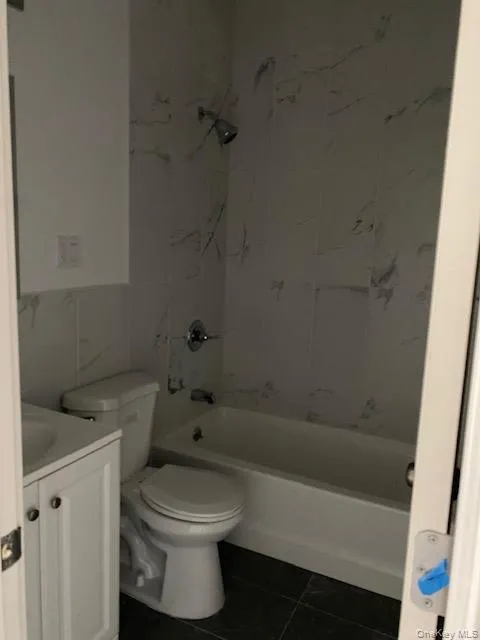 Full Bathroom Full Bathroom