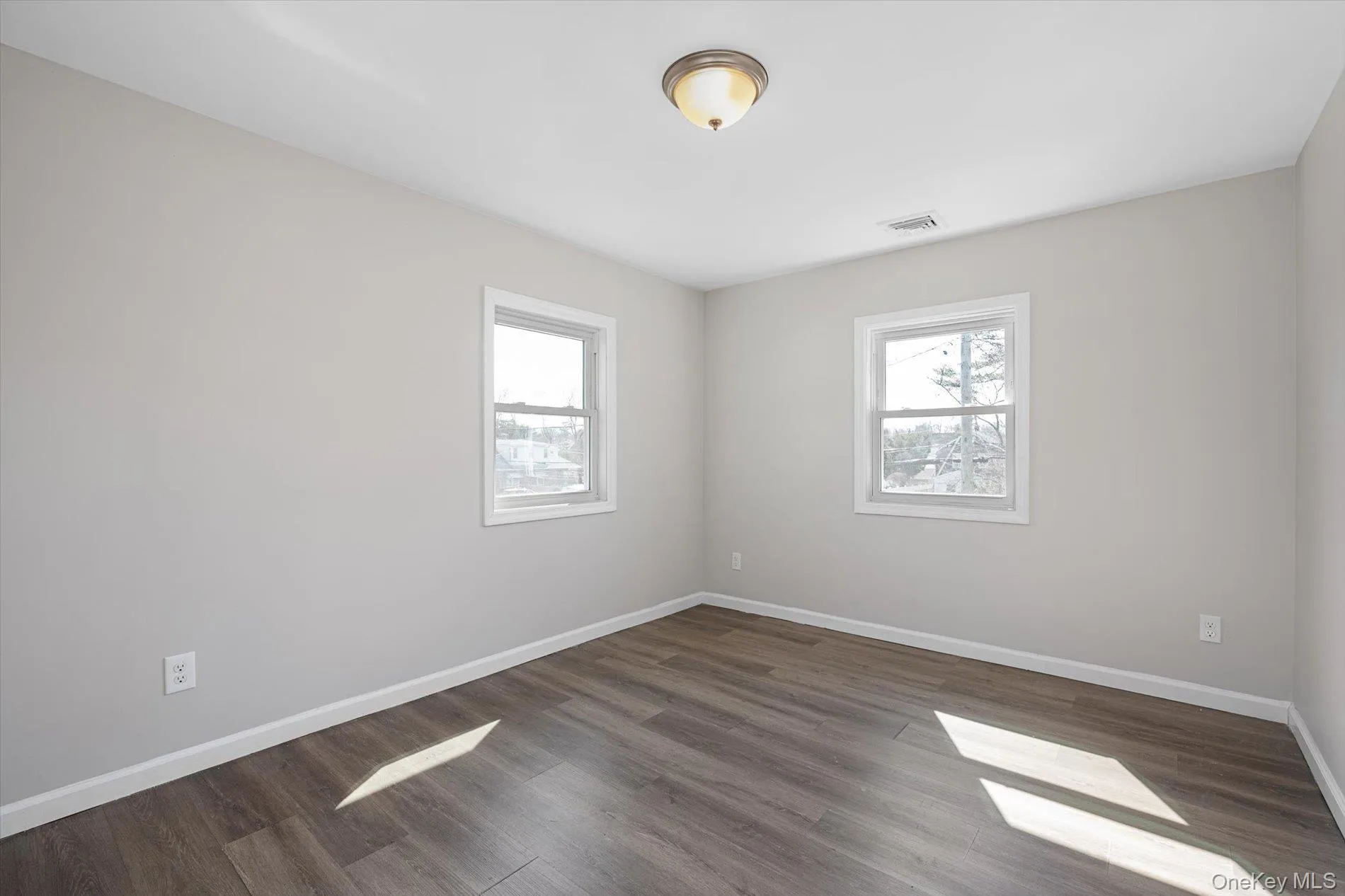 8 14th Street, Huntington, NY, 4 Bedrooms Bedrooms, 7 Rooms Rooms,2 BathroomsBathrooms,Residential,For Rent,14th,0,1032766 8 14th Street, Huntington, NY, 4 Bedrooms Bedrooms, 7 Rooms Rooms,2 BathroomsBathrooms,Residential,For Rent,14th,0,1032766