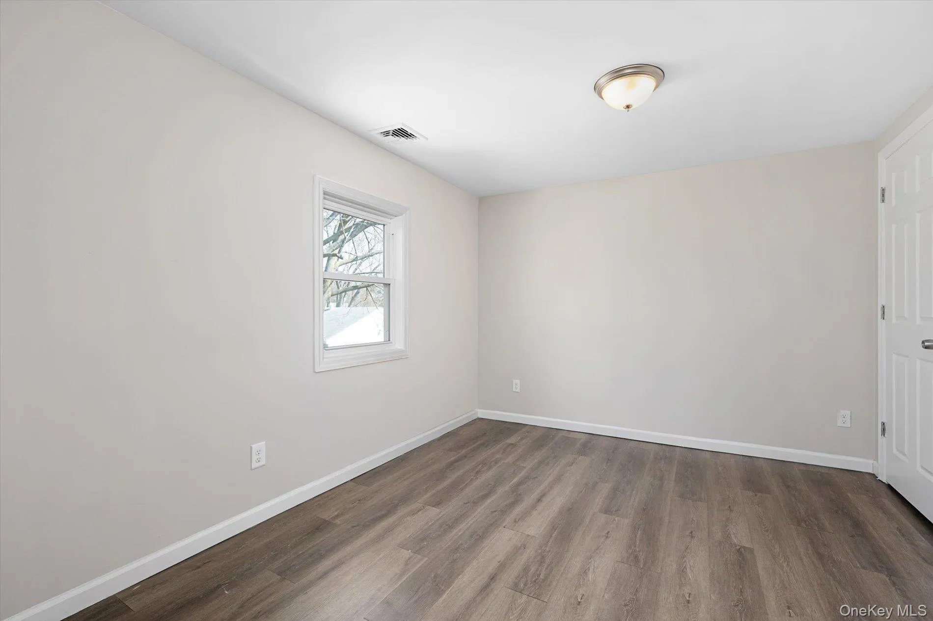 8 14th Street, Huntington, NY, 4 Bedrooms Bedrooms, 7 Rooms Rooms,2 BathroomsBathrooms,Residential,For Rent,14th,0,1032766 8 14th Street, Huntington, NY, 4 Bedrooms Bedrooms, 7 Rooms Rooms,2 BathroomsBathrooms,Residential,For Rent,14th,0,1032766