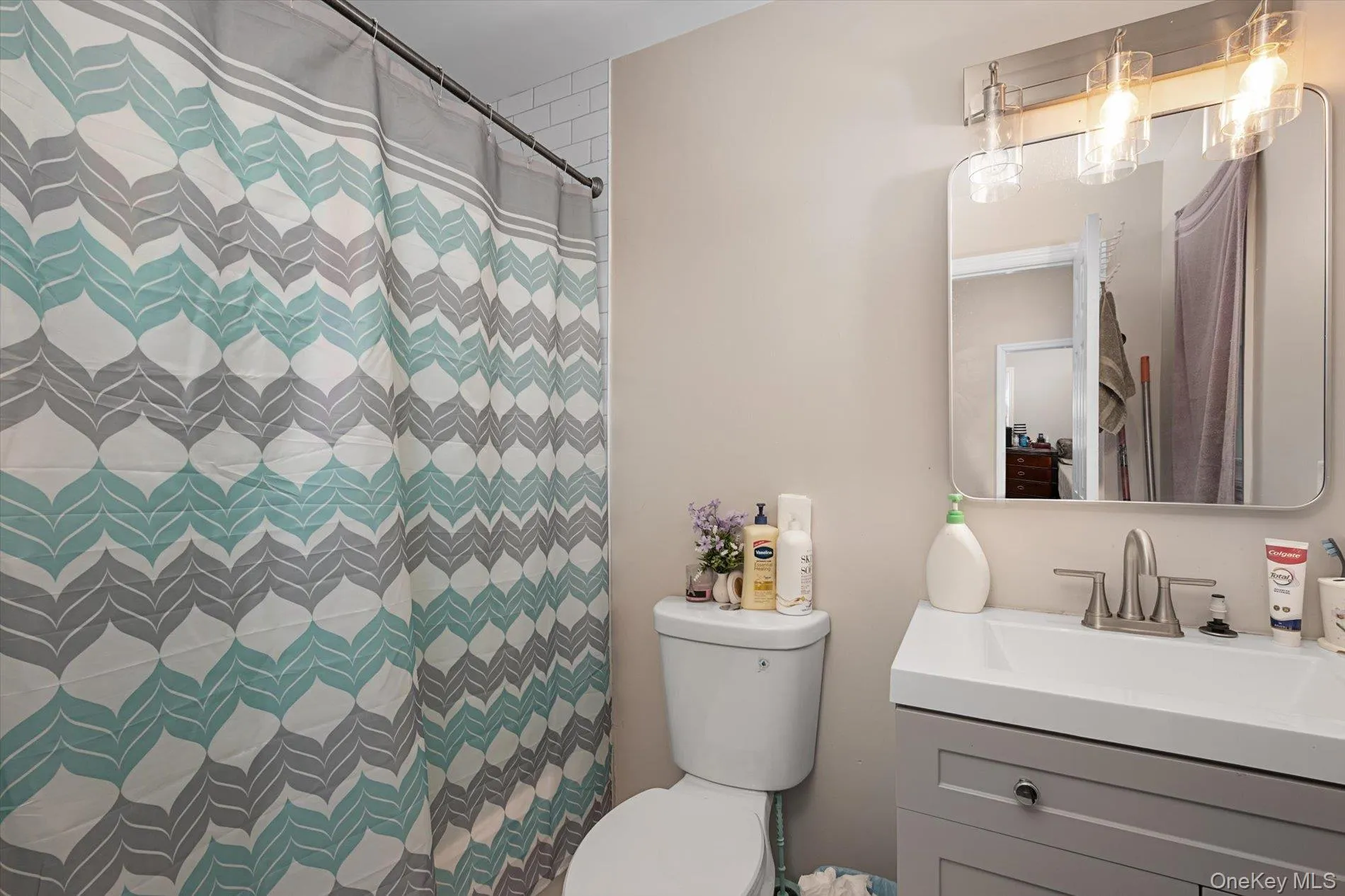 8 14th Street, Huntington, NY, 4 Bedrooms Bedrooms, 7 Rooms Rooms,2 BathroomsBathrooms,Residential,For Rent,14th,0,1032766 8 14th Street, Huntington, NY, 4 Bedrooms Bedrooms, 7 Rooms Rooms,2 BathroomsBathrooms,Residential,For Rent,14th,0,1032766