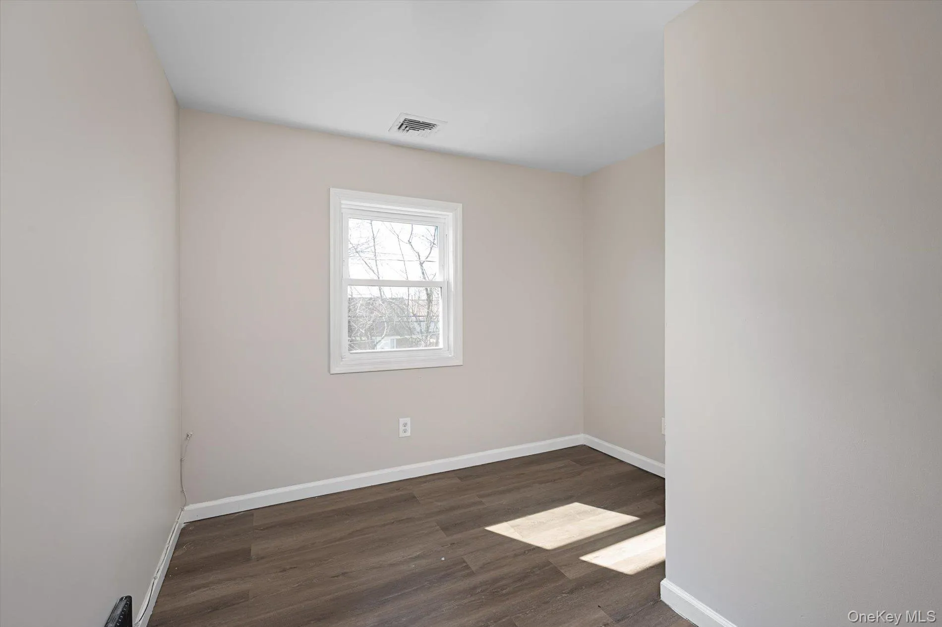 8 14th Street, Huntington, NY, 4 Bedrooms Bedrooms, 7 Rooms Rooms,2 BathroomsBathrooms,Residential,For Rent,14th,0,1032766 8 14th Street, Huntington, NY, 4 Bedrooms Bedrooms, 7 Rooms Rooms,2 BathroomsBathrooms,Residential,For Rent,14th,0,1032766