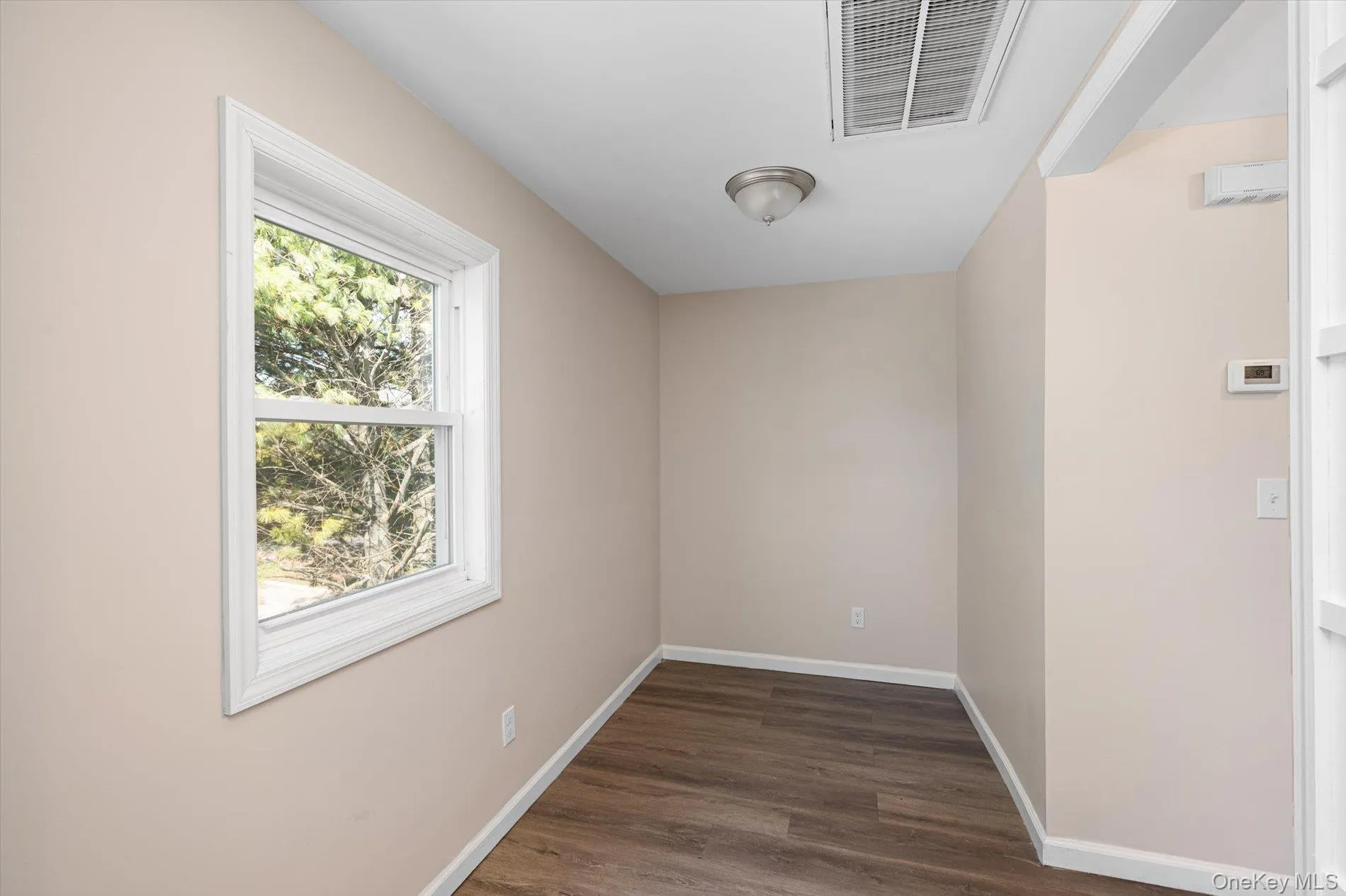8 14th Street, Huntington, NY, 4 Bedrooms Bedrooms, 7 Rooms Rooms,2 BathroomsBathrooms,Residential,For Rent,14th,0,1032766 8 14th Street, Huntington, NY, 4 Bedrooms Bedrooms, 7 Rooms Rooms,2 BathroomsBathrooms,Residential,For Rent,14th,0,1032766