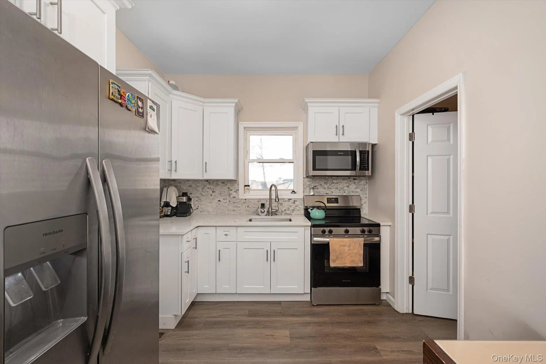 8 14th Street, Huntington, NY, 4 Bedrooms Bedrooms, 7 Rooms Rooms,2 BathroomsBathrooms,Residential,For Rent,14th,0,1032766 8 14th Street, Huntington, NY, 4 Bedrooms Bedrooms, 7 Rooms Rooms,2 BathroomsBathrooms,Residential,For Rent,14th,0,1032766
