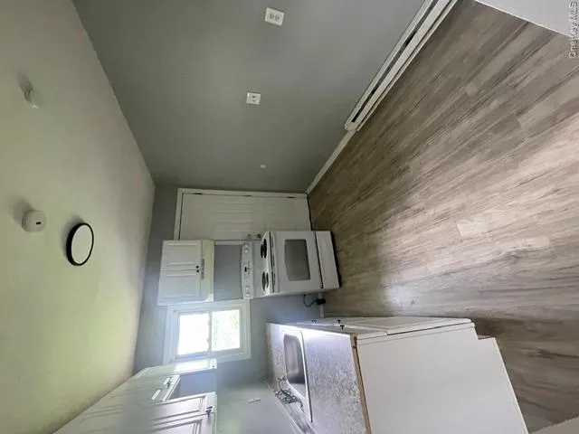 10 Croydon Road, Babylon, NY, 3 Bedrooms Bedrooms, 5 Rooms Rooms,1 BathroomBathrooms,Residential Lease,For Rent,Croydon,0,1032767 10 Croydon Road, Babylon, NY, 3 Bedrooms Bedrooms, 5 Rooms Rooms,1 BathroomBathrooms,Residential Lease,For Rent,Croydon,0,1032767