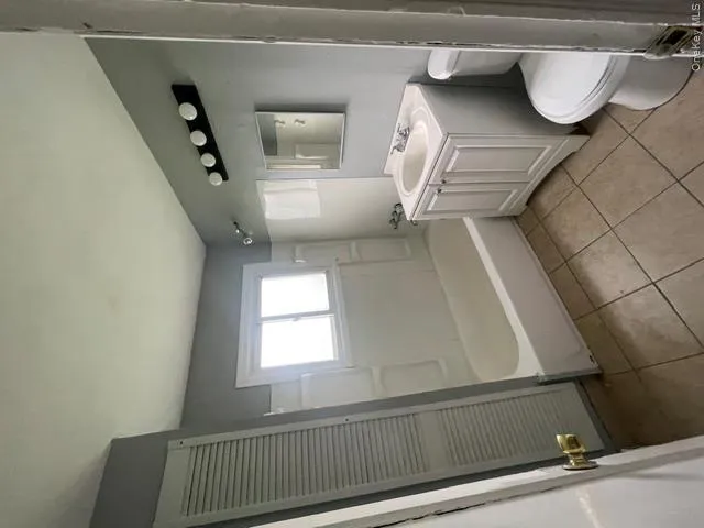 10 Croydon Road, Babylon, NY, 3 Bedrooms Bedrooms, 5 Rooms Rooms,1 BathroomBathrooms,Residential Lease,For Rent,Croydon,0,1032767 10 Croydon Road, Babylon, NY, 3 Bedrooms Bedrooms, 5 Rooms Rooms,1 BathroomBathrooms,Residential Lease,For Rent,Croydon,0,1032767