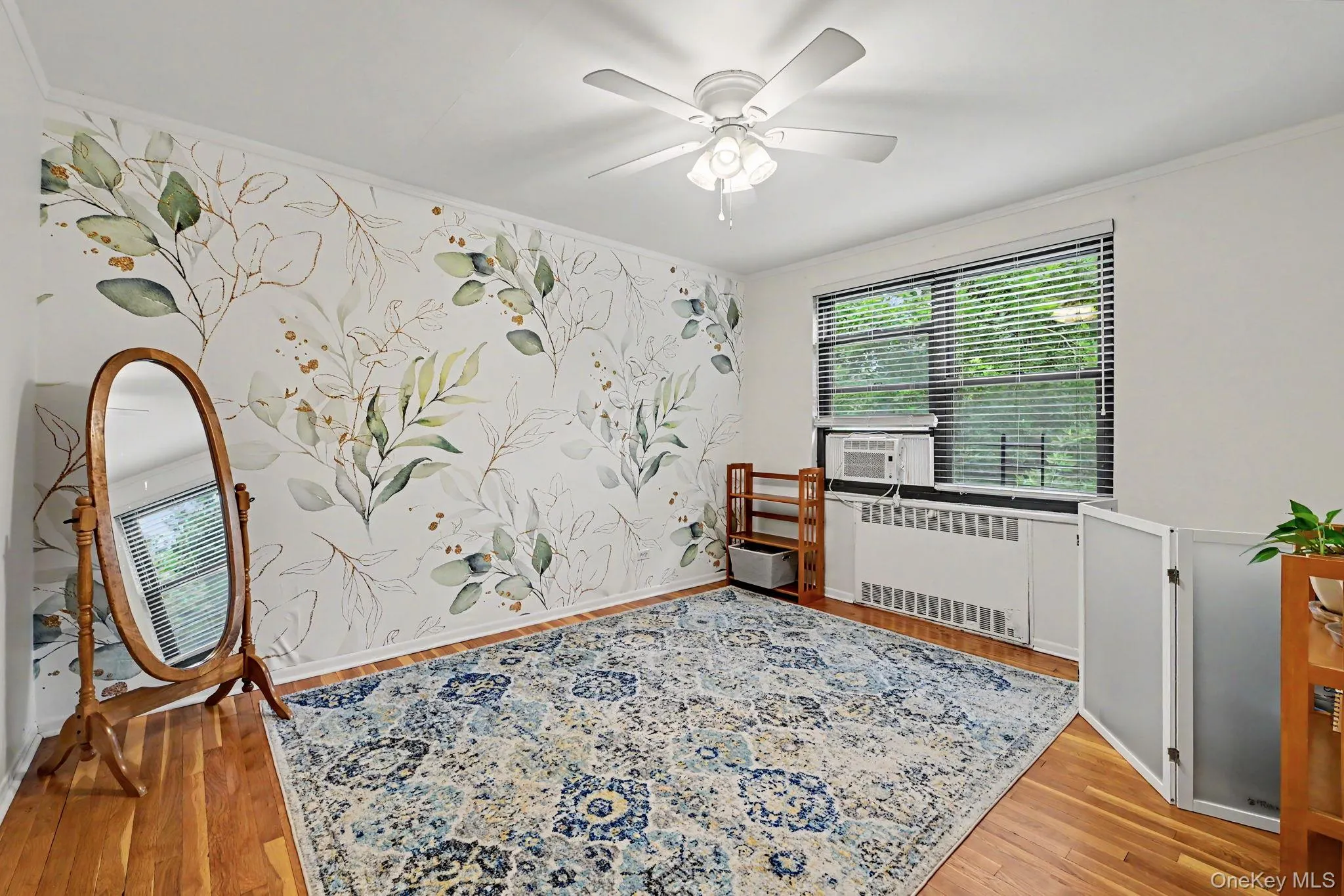 2nd large bedroom. 2nd large bedroom.