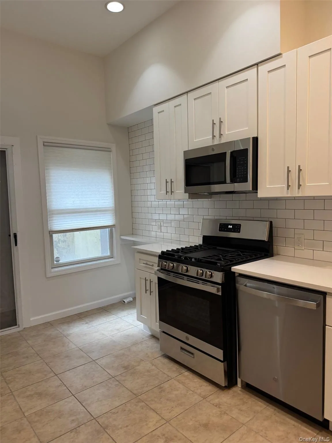 11 Shore Road, North Hempstead, NY, 2 Bedrooms Bedrooms, 4 Rooms Rooms,1 BathroomBathrooms,Residential Lease,For Rent,Shore,0,1032779 11 Shore Road, North Hempstead, NY, 2 Bedrooms Bedrooms, 4 Rooms Rooms,1 BathroomBathrooms,Residential Lease,For Rent,Shore,0,1032779