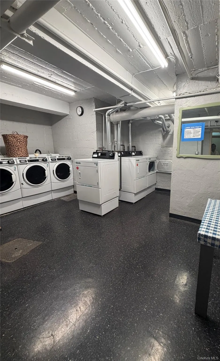 4343 Kissena Boulevard, New York, NY, 1 Bedroom Bedrooms, 4 Rooms Rooms,1 BathroomBathrooms,Residential,For Rent,Kissena,0,1032780 4343 Kissena Boulevard, New York, NY, 1 Bedroom Bedrooms, 4 Rooms Rooms,1 BathroomBathrooms,Residential,For Rent,Kissena,0,1032780