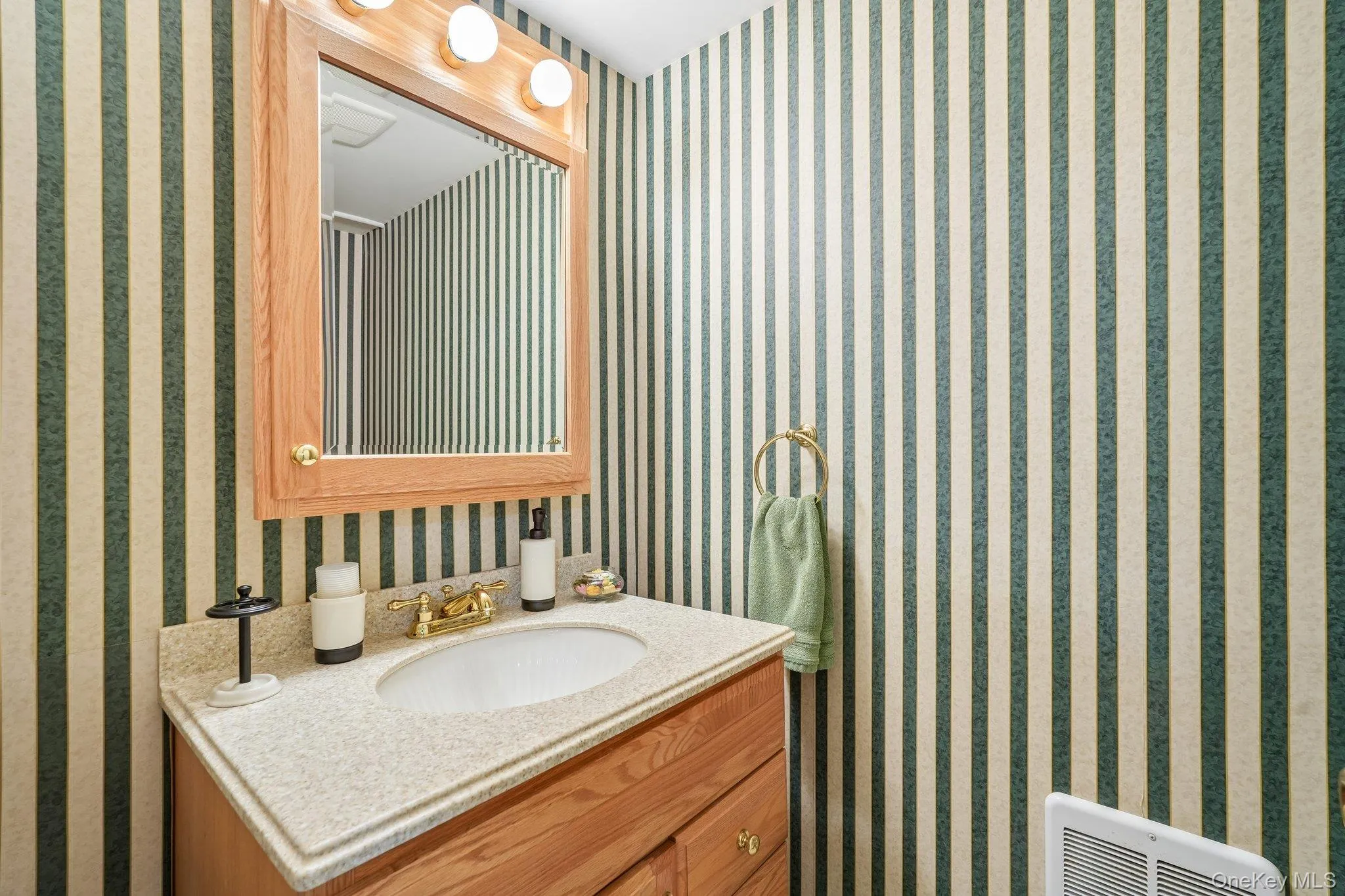 105 Hildreth Place, Yonkers, NY, 3 Bedrooms Bedrooms, 6 Rooms Rooms,1 BathroomBathrooms,Residential,For Rent,Hildreth,0,1032788 105 Hildreth Place, Yonkers, NY, 3 Bedrooms Bedrooms, 6 Rooms Rooms,1 BathroomBathrooms,Residential,For Rent,Hildreth,0,1032788