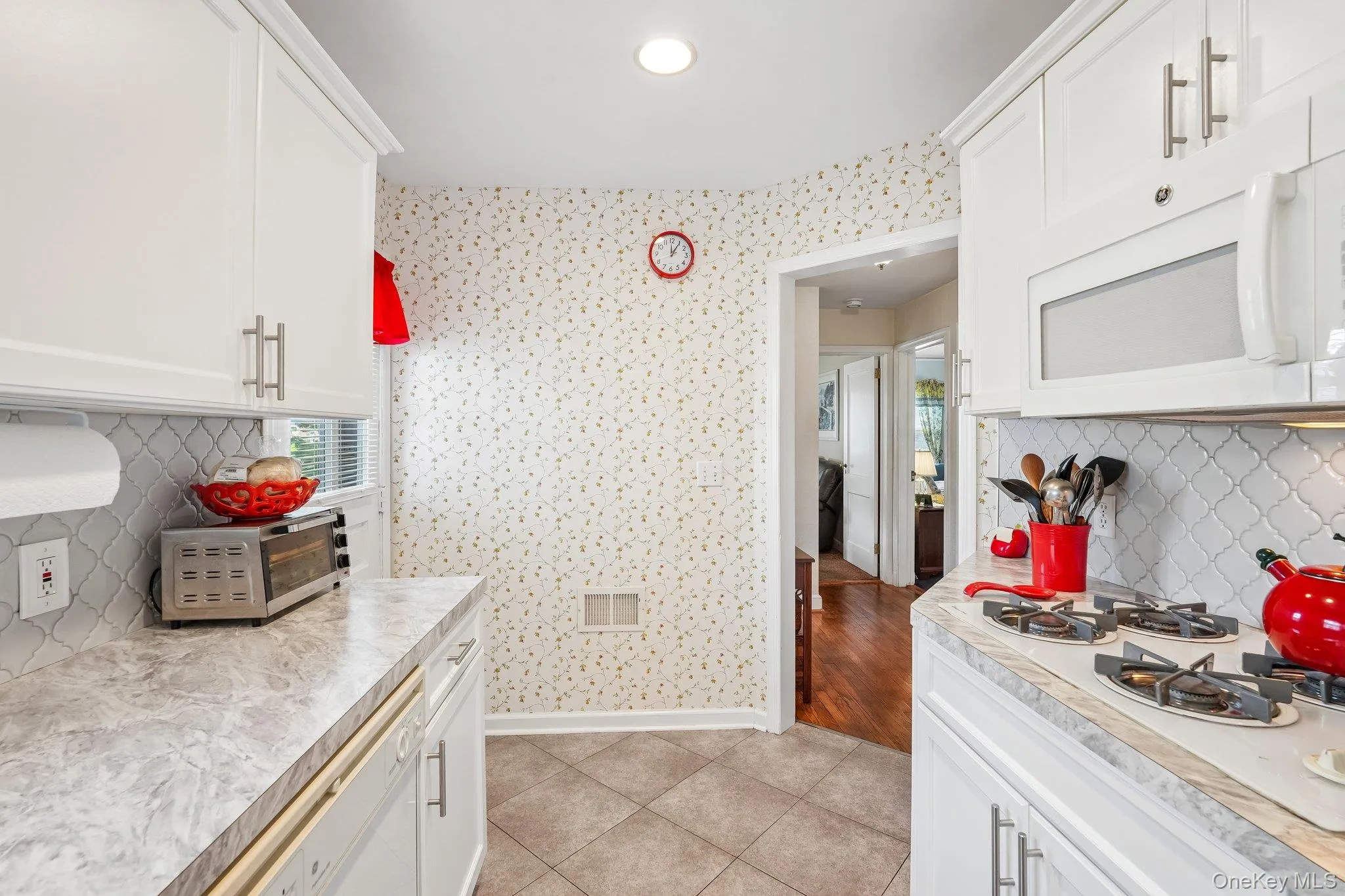 105 Hildreth Place, Yonkers, NY, 3 Bedrooms Bedrooms, 6 Rooms Rooms,1 BathroomBathrooms,Residential,For Rent,Hildreth,0,1032788 105 Hildreth Place, Yonkers, NY, 3 Bedrooms Bedrooms, 6 Rooms Rooms,1 BathroomBathrooms,Residential,For Rent,Hildreth,0,1032788