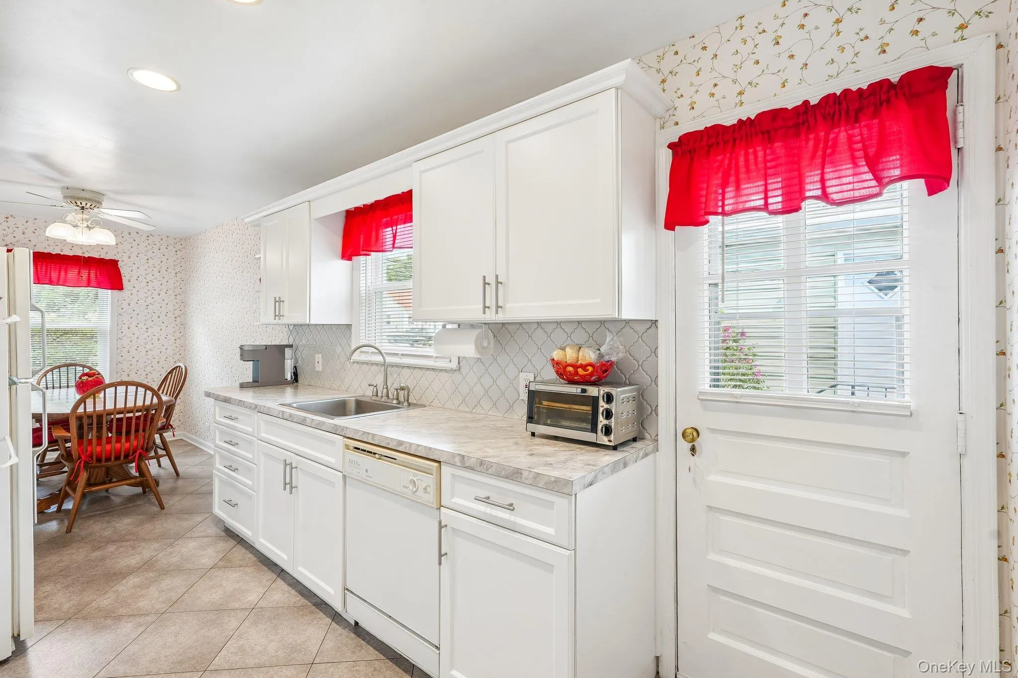 105 Hildreth Place, Yonkers, NY, 3 Bedrooms Bedrooms, 6 Rooms Rooms,1 BathroomBathrooms,Residential,For Rent,Hildreth,0,1032788 105 Hildreth Place, Yonkers, NY, 3 Bedrooms Bedrooms, 6 Rooms Rooms,1 BathroomBathrooms,Residential,For Rent,Hildreth,0,1032788
