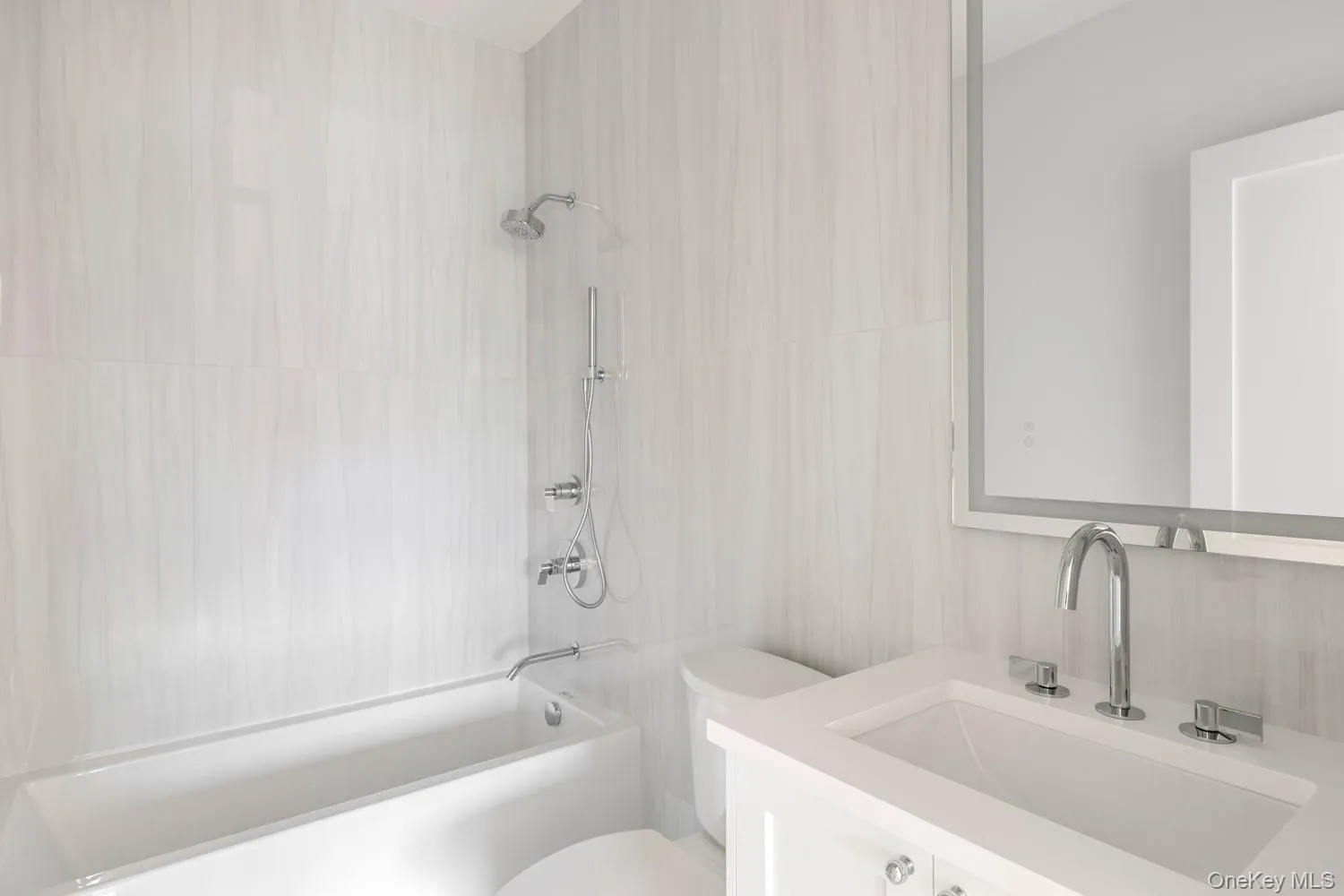 93 Old East Neck Road, Huntington, NY, 5 Bedrooms Bedrooms, 11 Rooms Rooms,5 BathroomsBathrooms,Residential,For Rent,Old East Neck,0,1032791 93 Old East Neck Road, Huntington, NY, 5 Bedrooms Bedrooms, 11 Rooms Rooms,5 BathroomsBathrooms,Residential,For Rent,Old East Neck,0,1032791