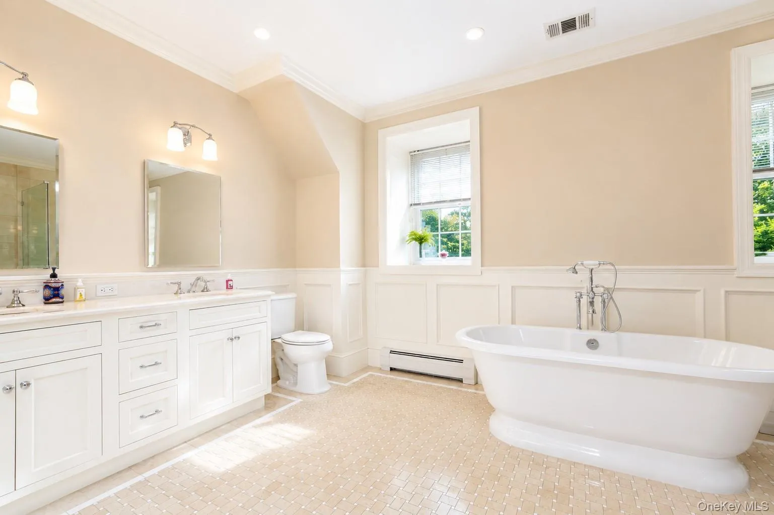 79 Flagg Court, New York, NY, 7 Bedrooms Bedrooms, 16 Rooms Rooms,6 BathroomsBathrooms,Residential,For Rent,Flagg,0,1032793 79 Flagg Court, New York, NY, 7 Bedrooms Bedrooms, 16 Rooms Rooms,6 BathroomsBathrooms,Residential,For Rent,Flagg,0,1032793