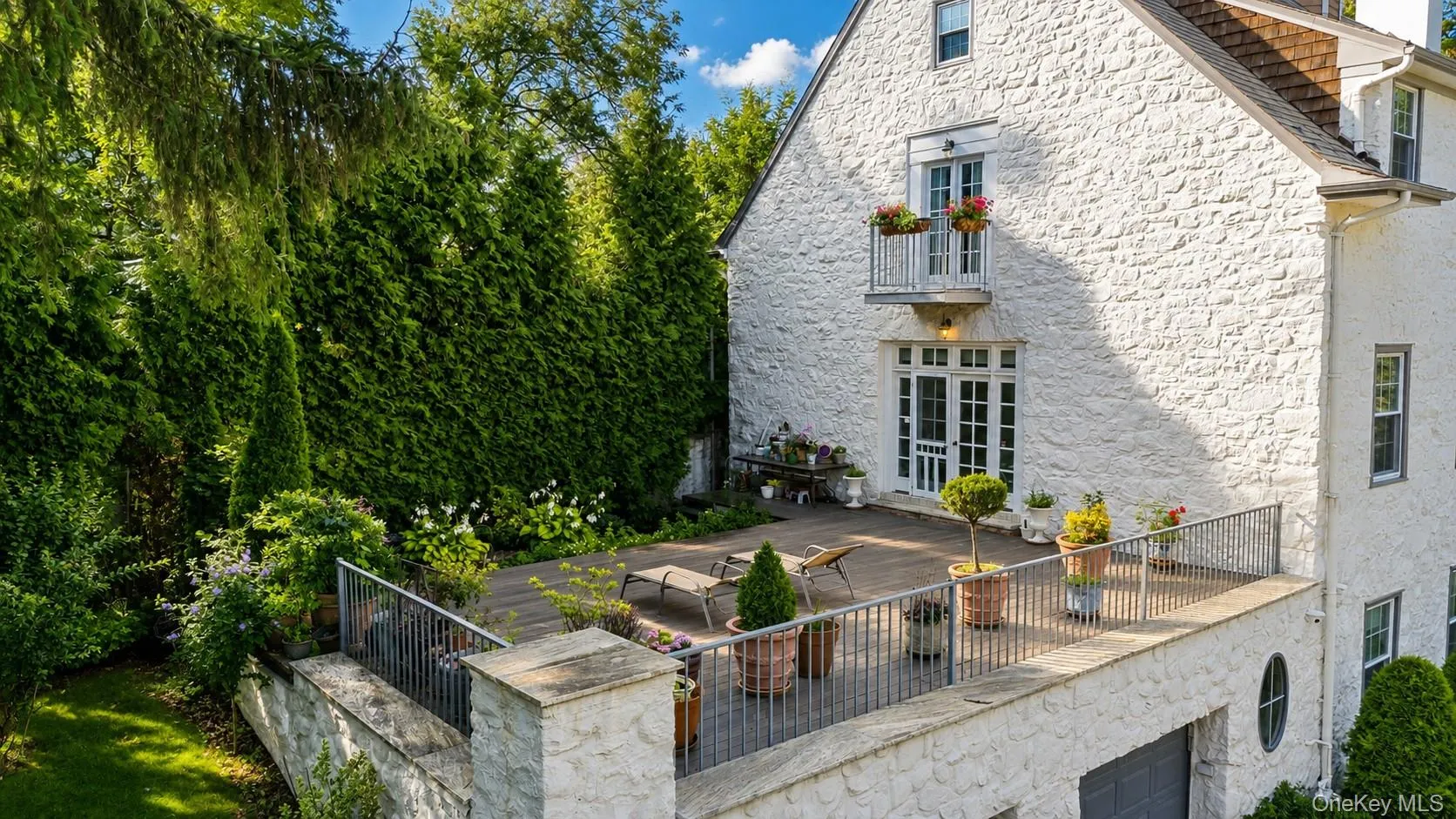 79 Flagg Court, New York, NY, 7 Bedrooms Bedrooms, 16 Rooms Rooms,6 BathroomsBathrooms,Residential,For Rent,Flagg,0,1032793 79 Flagg Court, New York, NY, 7 Bedrooms Bedrooms, 16 Rooms Rooms,6 BathroomsBathrooms,Residential,For Rent,Flagg,0,1032793