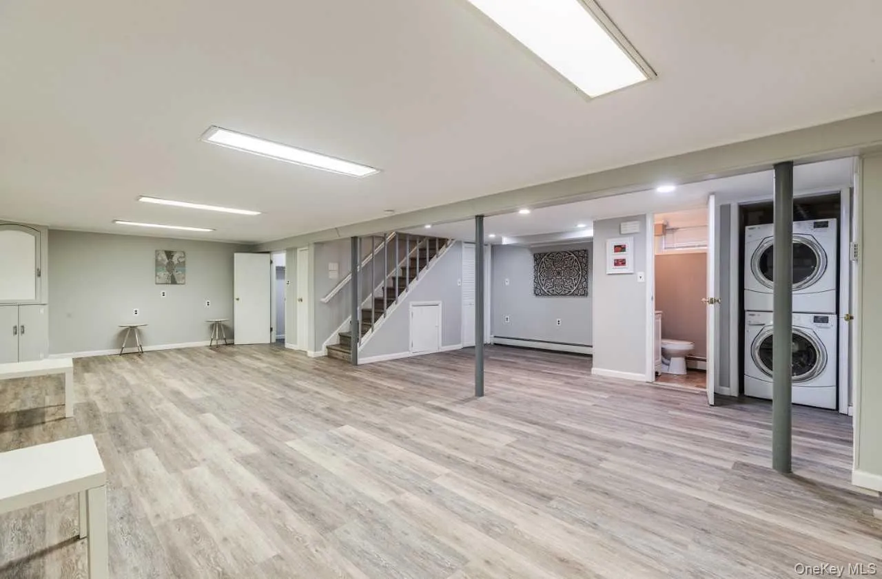 18 Shelter Hill Road, Oyster Bay, NY, 3 Bedrooms Bedrooms, 7 Rooms Rooms,2 BathroomsBathrooms,Residential Lease,For Rent,Shelter Hill,0,1032794 18 Shelter Hill Road, Oyster Bay, NY, 3 Bedrooms Bedrooms, 7 Rooms Rooms,2 BathroomsBathrooms,Residential Lease,For Rent,Shelter Hill,0,1032794