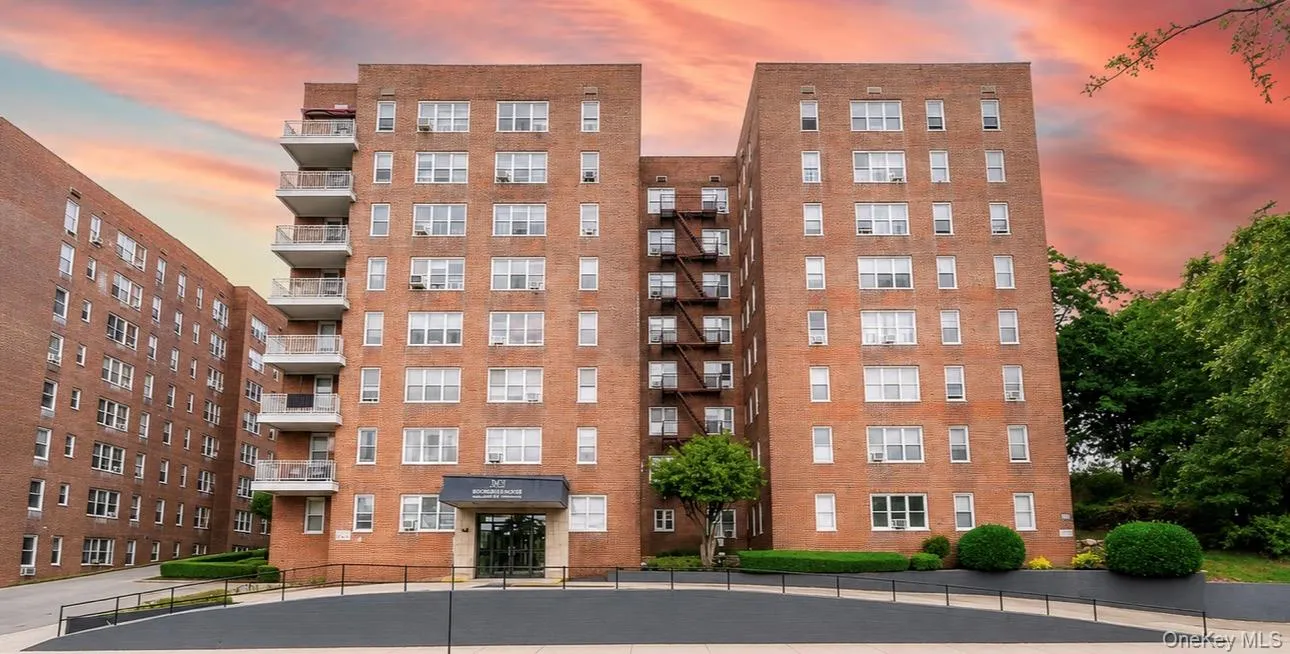 365 Bronx River Road, Yonkers, NY, 2 Bedrooms Bedrooms, 5 Rooms Rooms,1 BathroomBathrooms,Residential,For Rent,Bronx River,0,1032796 365 Bronx River Road, Yonkers, NY, 2 Bedrooms Bedrooms, 5 Rooms Rooms,1 BathroomBathrooms,Residential,For Rent,Bronx River,0,1032796