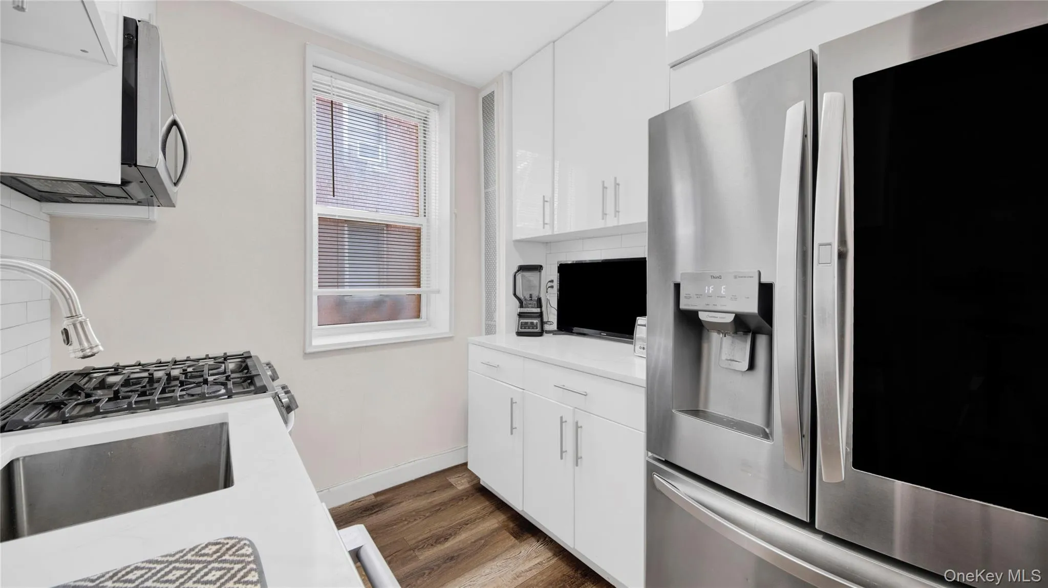 365 Bronx River Road, Yonkers, NY, 2 Bedrooms Bedrooms, 5 Rooms Rooms,1 BathroomBathrooms,Residential,For Rent,Bronx River,0,1032796 365 Bronx River Road, Yonkers, NY, 2 Bedrooms Bedrooms, 5 Rooms Rooms,1 BathroomBathrooms,Residential,For Rent,Bronx River,0,1032796