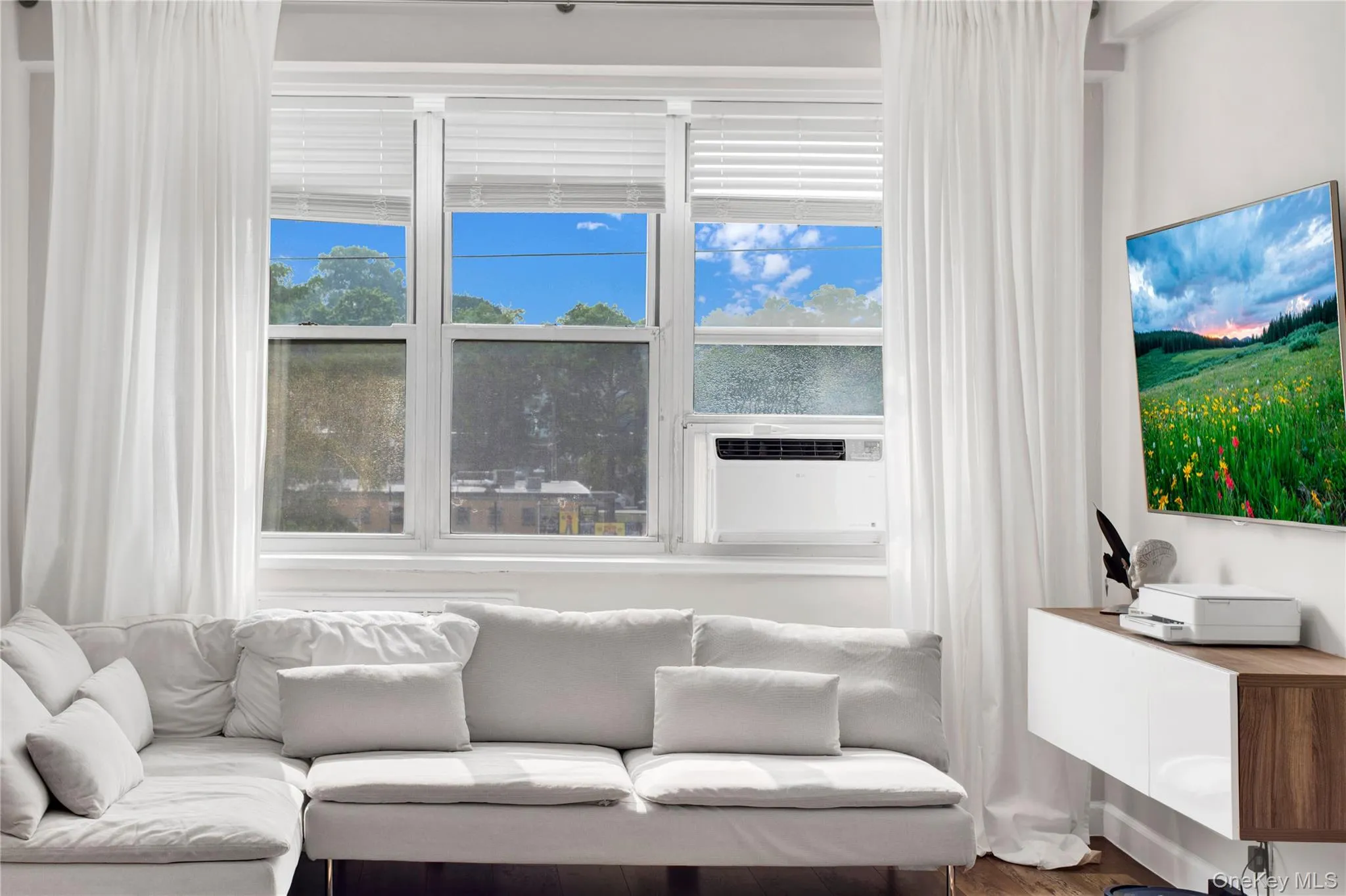 365 Bronx River Road, Yonkers, NY, 2 Bedrooms Bedrooms, 5 Rooms Rooms,1 BathroomBathrooms,Residential,For Rent,Bronx River,0,1032796 365 Bronx River Road, Yonkers, NY, 2 Bedrooms Bedrooms, 5 Rooms Rooms,1 BathroomBathrooms,Residential,For Rent,Bronx River,0,1032796