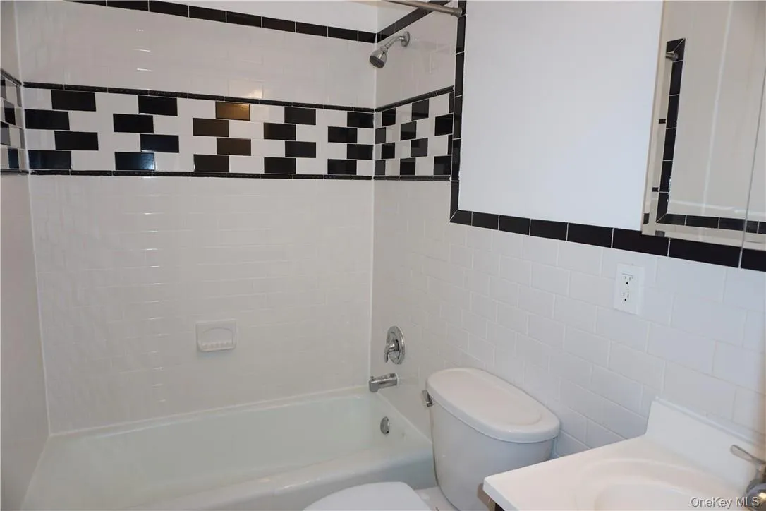 260 West Street, Mount Kisco, NY, 1 Bedroom Bedrooms, 4 Rooms Rooms,1 BathroomBathrooms,Residential Lease,For Rent,West,0,1032799 260 West Street, Mount Kisco, NY, 1 Bedroom Bedrooms, 4 Rooms Rooms,1 BathroomBathrooms,Residential Lease,For Rent,West,0,1032799