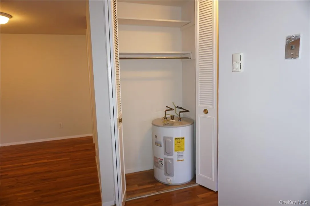 260 West Street, Mount Kisco, NY, 1 Bedroom Bedrooms, 4 Rooms Rooms,1 BathroomBathrooms,Residential Lease,For Rent,West,0,1032799 260 West Street, Mount Kisco, NY, 1 Bedroom Bedrooms, 4 Rooms Rooms,1 BathroomBathrooms,Residential Lease,For Rent,West,0,1032799