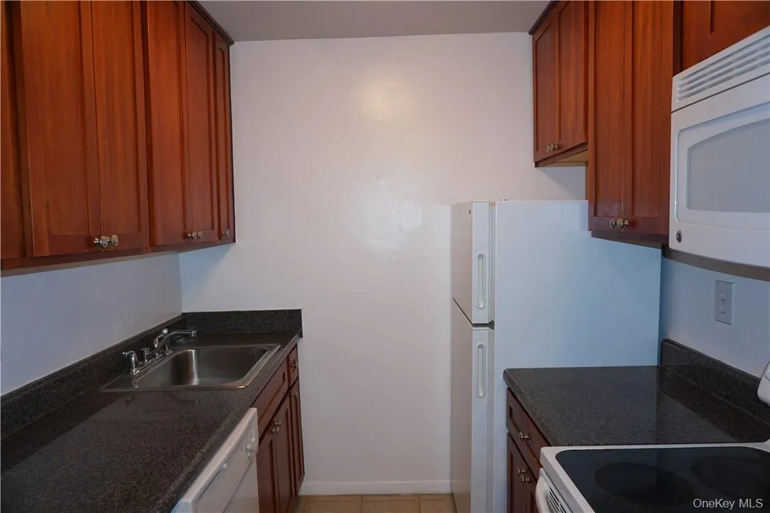 260 West Street, Mount Kisco, NY, 1 Bedroom Bedrooms, 4 Rooms Rooms,1 BathroomBathrooms,Residential Lease,For Rent,West,0,1032799 260 West Street, Mount Kisco, NY, 1 Bedroom Bedrooms, 4 Rooms Rooms,1 BathroomBathrooms,Residential Lease,For Rent,West,0,1032799