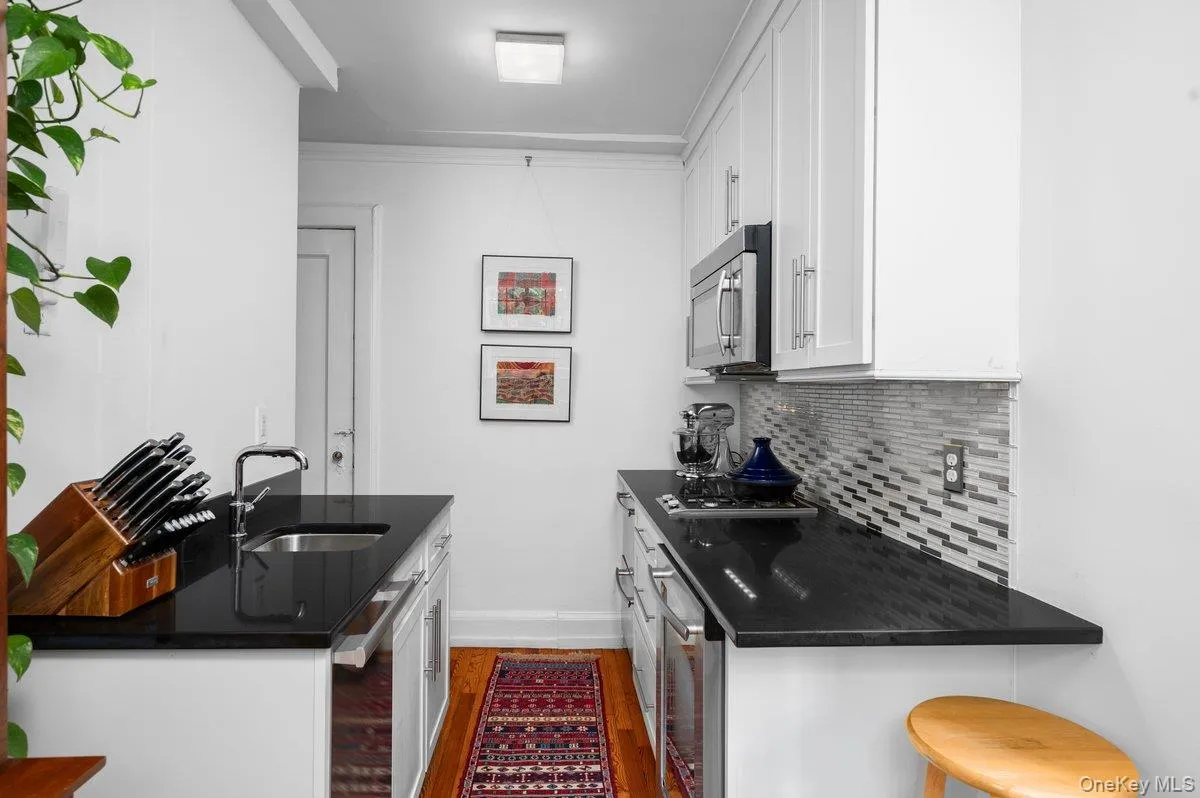 2 Westchester Ave, White Plains, NY, 3 Rooms Rooms,1 BathroomBathrooms,Residential,For Rent,Westchester Ave,0,1032801 2 Westchester Ave, White Plains, NY, 3 Rooms Rooms,1 BathroomBathrooms,Residential,For Rent,Westchester Ave,0,1032801