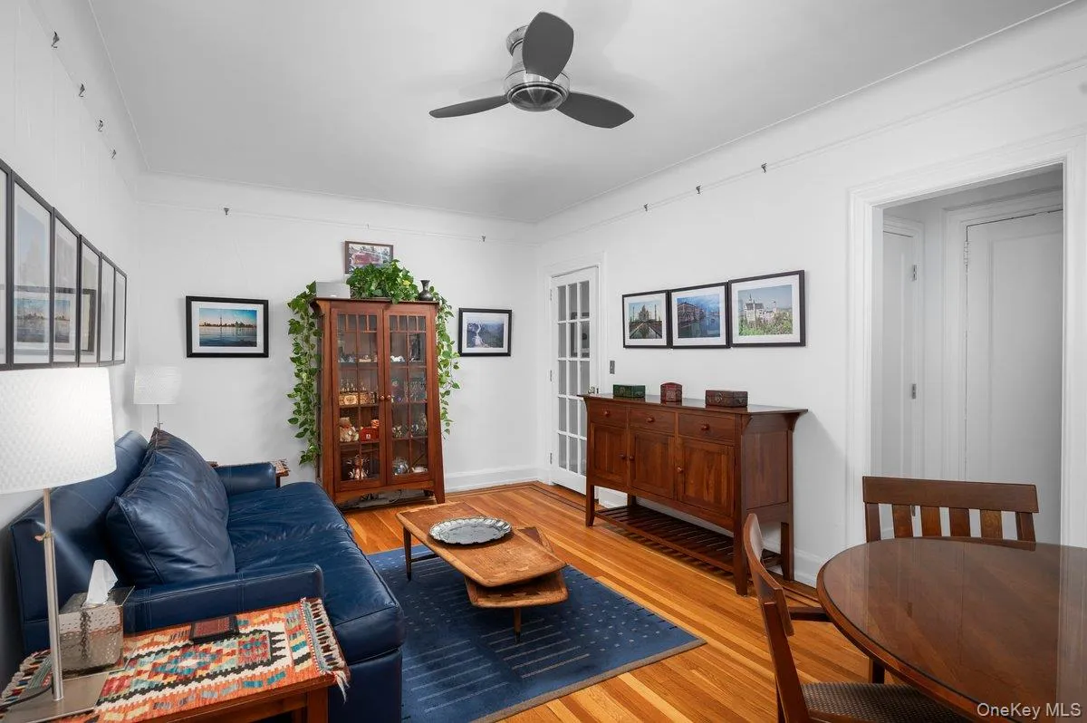 2 Westchester Ave, White Plains, NY, 3 Rooms Rooms,1 BathroomBathrooms,Residential,For Rent,Westchester Ave,0,1032801 2 Westchester Ave, White Plains, NY, 3 Rooms Rooms,1 BathroomBathrooms,Residential,For Rent,Westchester Ave,0,1032801