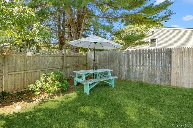 1 Grendon Lane, Brookhaven, NY, 3 Bedrooms Bedrooms, 7 Rooms Rooms,1 BathroomBathrooms,Residential,For Rent,Grendon,0,1032807 1 Grendon Lane, Brookhaven, NY, 3 Bedrooms Bedrooms, 7 Rooms Rooms,1 BathroomBathrooms,Residential,For Rent,Grendon,0,1032807