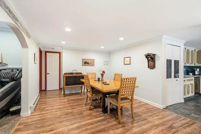 1 Grendon Lane, Brookhaven, NY, 3 Bedrooms Bedrooms, 7 Rooms Rooms,1 BathroomBathrooms,Residential,For Rent,Grendon,0,1032807 1 Grendon Lane, Brookhaven, NY, 3 Bedrooms Bedrooms, 7 Rooms Rooms,1 BathroomBathrooms,Residential,For Rent,Grendon,0,1032807