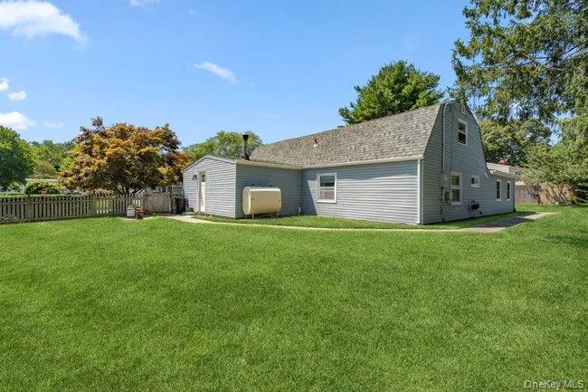 1 Grendon Lane, Brookhaven, NY, 3 Bedrooms Bedrooms, 7 Rooms Rooms,1 BathroomBathrooms,Residential,For Rent,Grendon,0,1032807 1 Grendon Lane, Brookhaven, NY, 3 Bedrooms Bedrooms, 7 Rooms Rooms,1 BathroomBathrooms,Residential,For Rent,Grendon,0,1032807