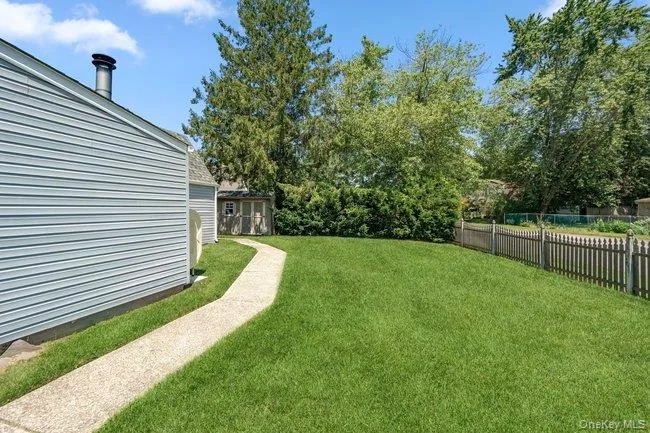 1 Grendon Lane, Brookhaven, NY, 3 Bedrooms Bedrooms, 7 Rooms Rooms,1 BathroomBathrooms,Residential,For Rent,Grendon,0,1032807 1 Grendon Lane, Brookhaven, NY, 3 Bedrooms Bedrooms, 7 Rooms Rooms,1 BathroomBathrooms,Residential,For Rent,Grendon,0,1032807