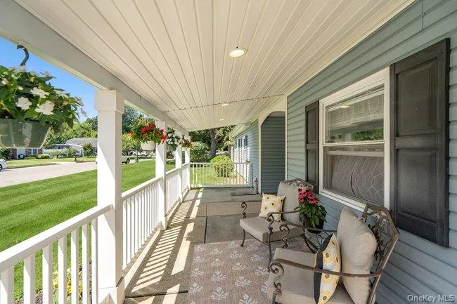 1 Grendon Lane, Brookhaven, NY, 3 Bedrooms Bedrooms, 7 Rooms Rooms,1 BathroomBathrooms,Residential,For Rent,Grendon,0,1032807 1 Grendon Lane, Brookhaven, NY, 3 Bedrooms Bedrooms, 7 Rooms Rooms,1 BathroomBathrooms,Residential,For Rent,Grendon,0,1032807