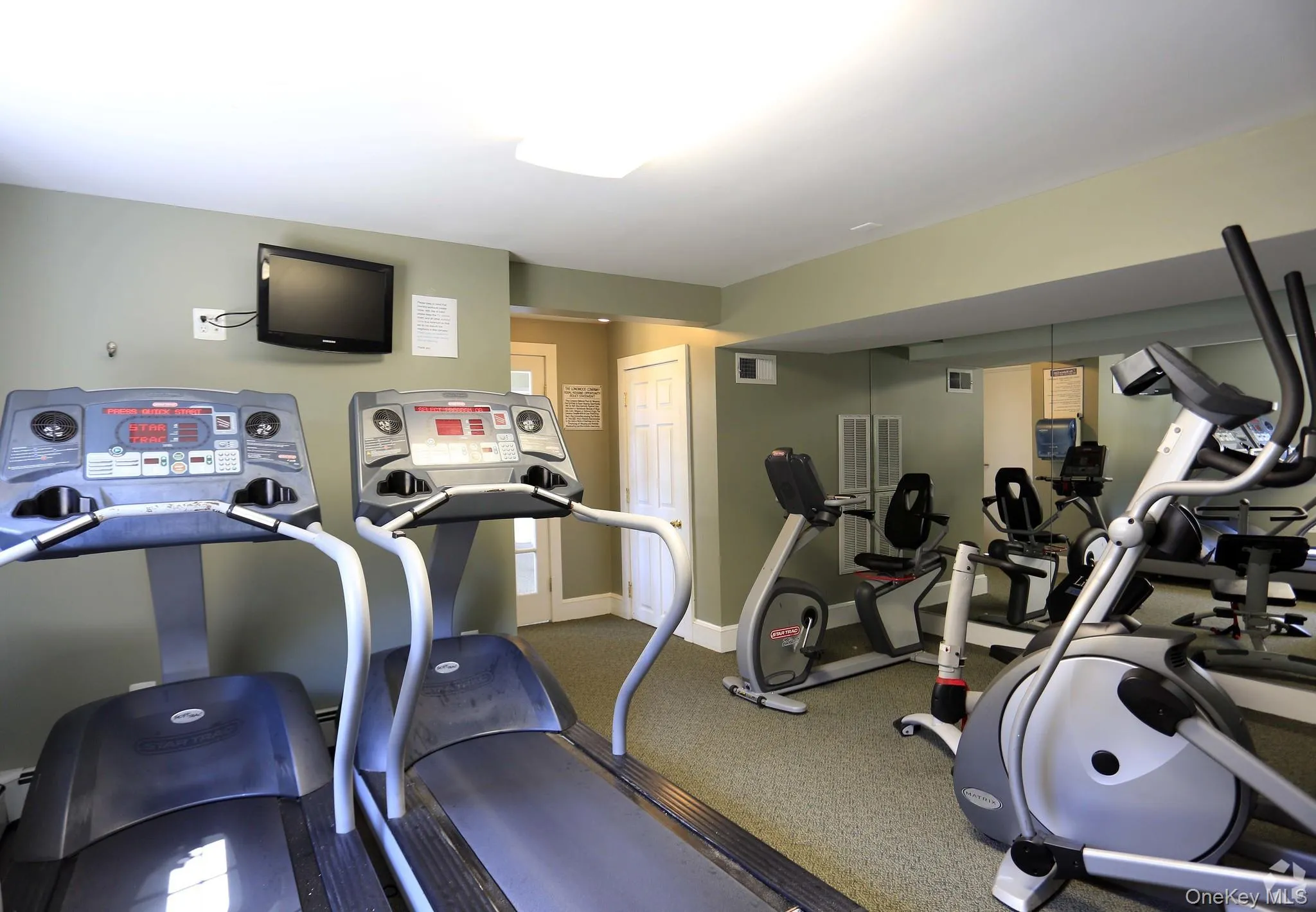 346 Captians Drive, West Babylon, NY, 1 Bedroom Bedrooms, 4 Rooms Rooms,1 BathroomBathrooms,Residential Lease,For Rent,Captians,0,1032809 346 Captians Drive, West Babylon, NY, 1 Bedroom Bedrooms, 4 Rooms Rooms,1 BathroomBathrooms,Residential Lease,For Rent,Captians,0,1032809