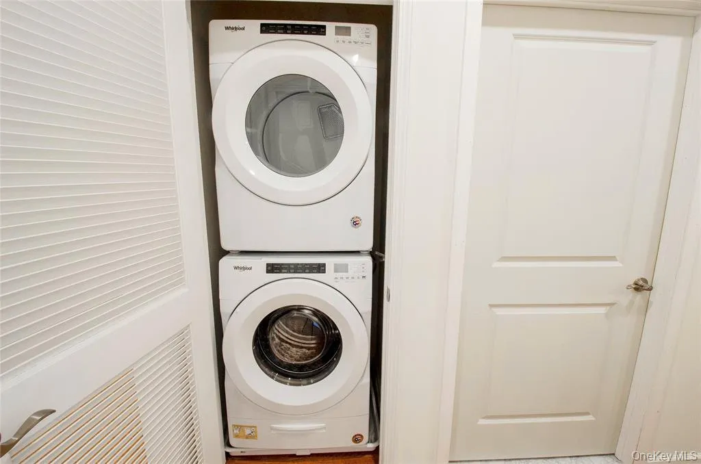 260 Main Street, Goshen, NY, 2 Bedrooms Bedrooms, 6 Rooms Rooms,2 BathroomsBathrooms,Residential Lease,For Rent,Main,0,1032811 260 Main Street, Goshen, NY, 2 Bedrooms Bedrooms, 6 Rooms Rooms,2 BathroomsBathrooms,Residential Lease,For Rent,Main,0,1032811