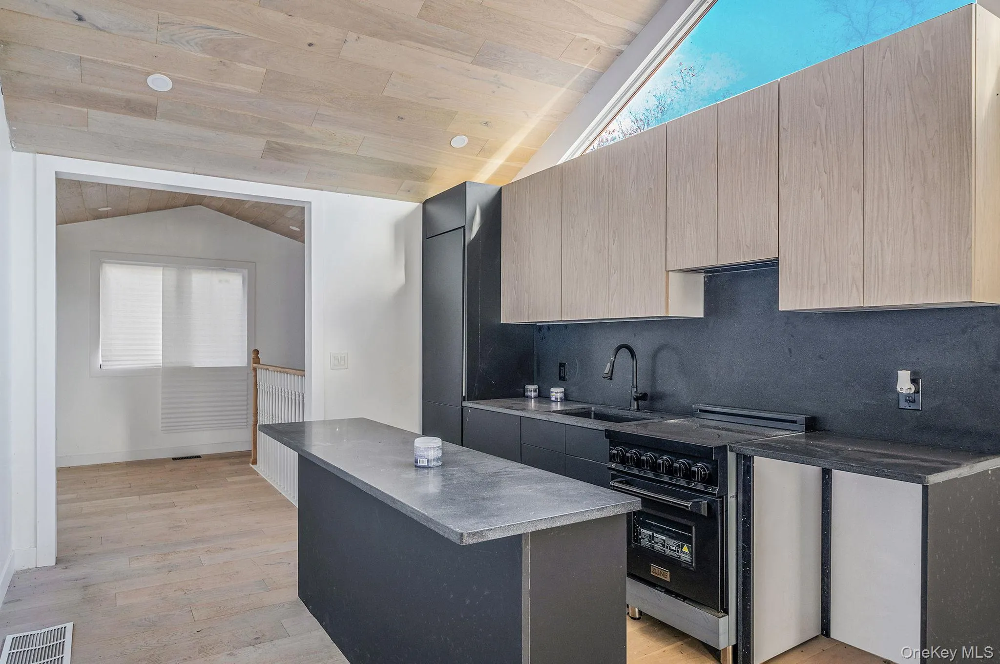 24485 Main Road, Southold, NY, 2 Bedrooms Bedrooms, 5 Rooms Rooms,1 BathroomBathrooms,Residential,For Rent,Main,0,1032813 24485 Main Road, Southold, NY, 2 Bedrooms Bedrooms, 5 Rooms Rooms,1 BathroomBathrooms,Residential,For Rent,Main,0,1032813