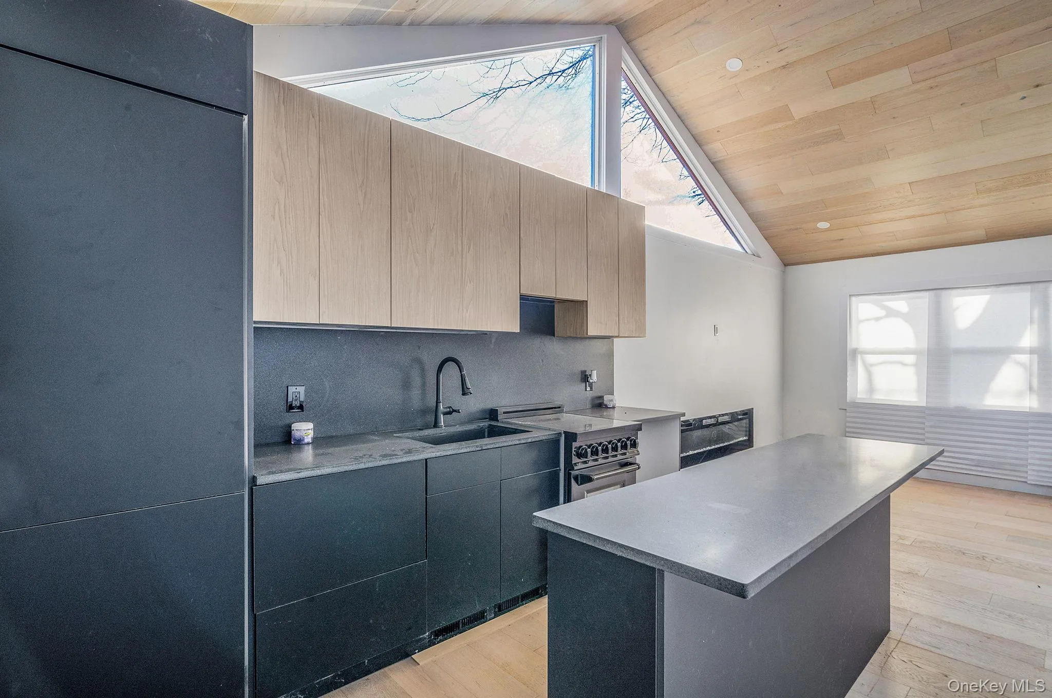24485 Main Road, Southold, NY, 2 Bedrooms Bedrooms, 5 Rooms Rooms,1 BathroomBathrooms,Residential,For Rent,Main,0,1032813 24485 Main Road, Southold, NY, 2 Bedrooms Bedrooms, 5 Rooms Rooms,1 BathroomBathrooms,Residential,For Rent,Main,0,1032813
