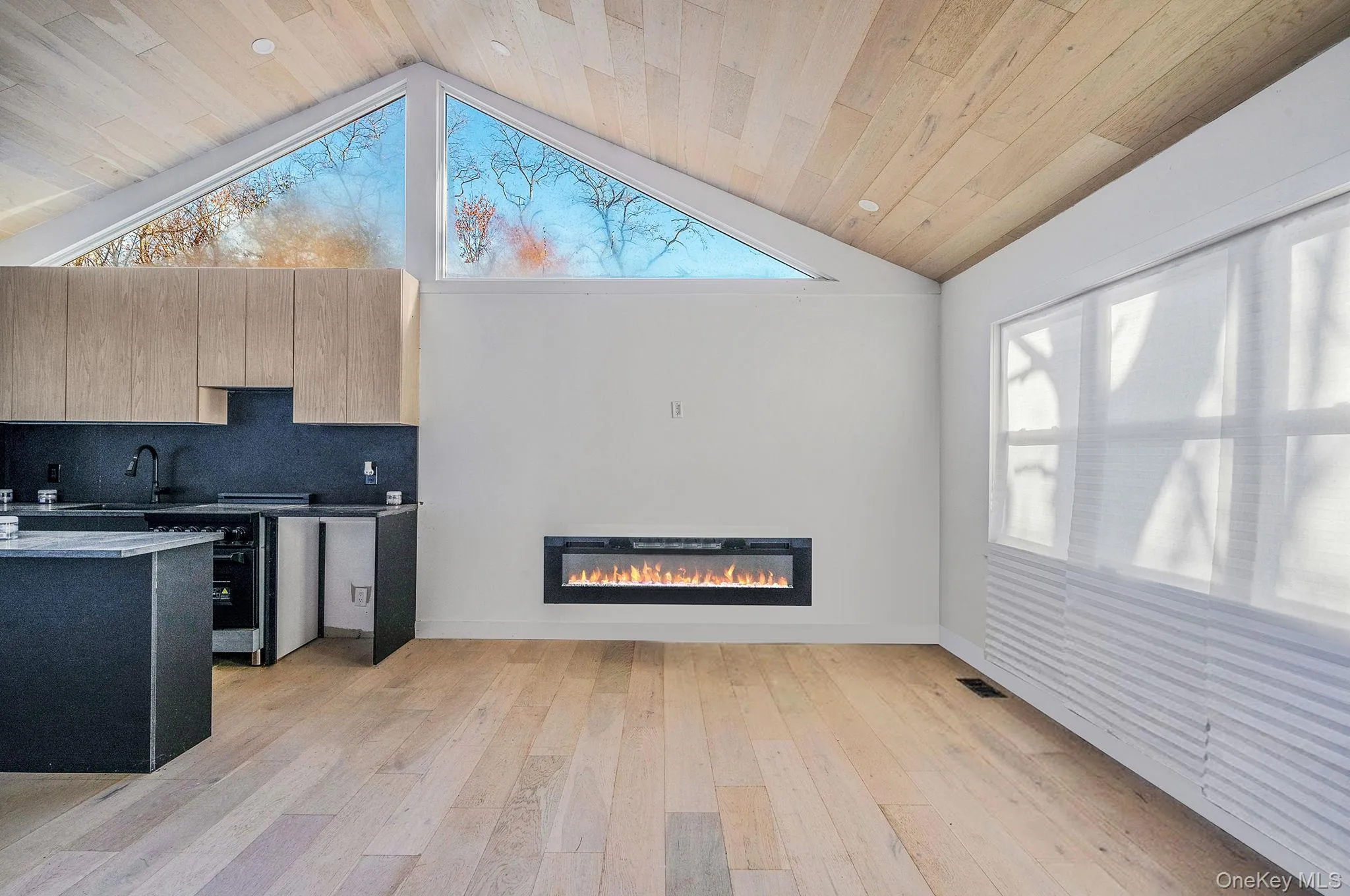 24485 Main Road, Southold, NY, 2 Bedrooms Bedrooms, 5 Rooms Rooms,1 BathroomBathrooms,Residential,For Rent,Main,0,1032813 24485 Main Road, Southold, NY, 2 Bedrooms Bedrooms, 5 Rooms Rooms,1 BathroomBathrooms,Residential,For Rent,Main,0,1032813
