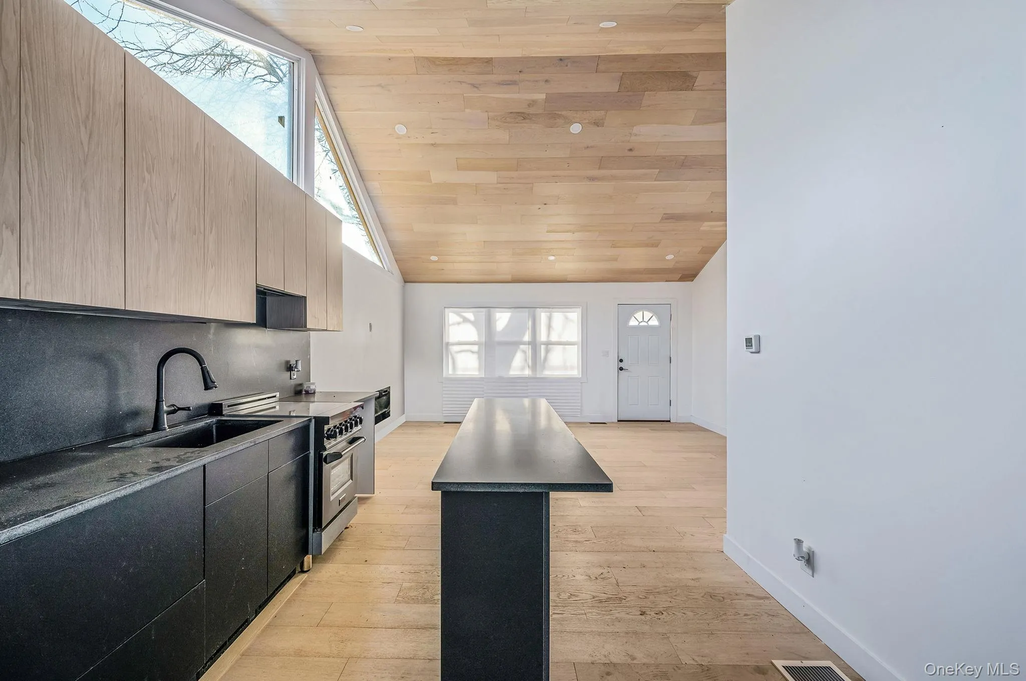 24485 Main Road, Southold, NY, 2 Bedrooms Bedrooms, 5 Rooms Rooms,1 BathroomBathrooms,Residential,For Rent,Main,0,1032813 24485 Main Road, Southold, NY, 2 Bedrooms Bedrooms, 5 Rooms Rooms,1 BathroomBathrooms,Residential,For Rent,Main,0,1032813