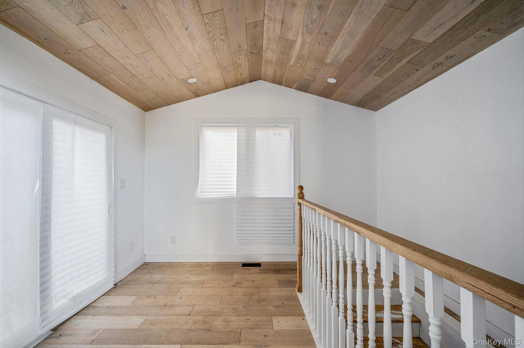 24485 Main Road, Southold, NY, 2 Bedrooms Bedrooms, 5 Rooms Rooms,1 BathroomBathrooms,Residential,For Rent,Main,0,1032813 24485 Main Road, Southold, NY, 2 Bedrooms Bedrooms, 5 Rooms Rooms,1 BathroomBathrooms,Residential,For Rent,Main,0,1032813