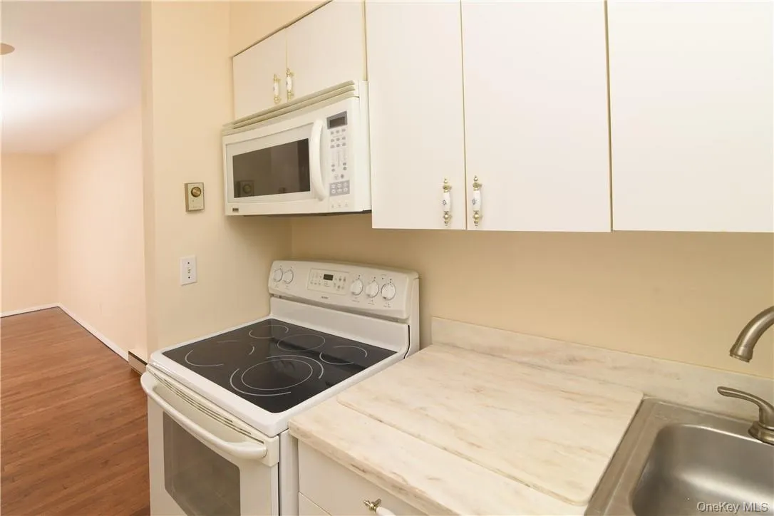 260 West Street, Bedford, NY, 1 Bedroom Bedrooms, 4 Rooms Rooms,1 BathroomBathrooms,Residential Lease,For Rent,West,0,1032818 260 West Street, Bedford, NY, 1 Bedroom Bedrooms, 4 Rooms Rooms,1 BathroomBathrooms,Residential Lease,For Rent,West,0,1032818