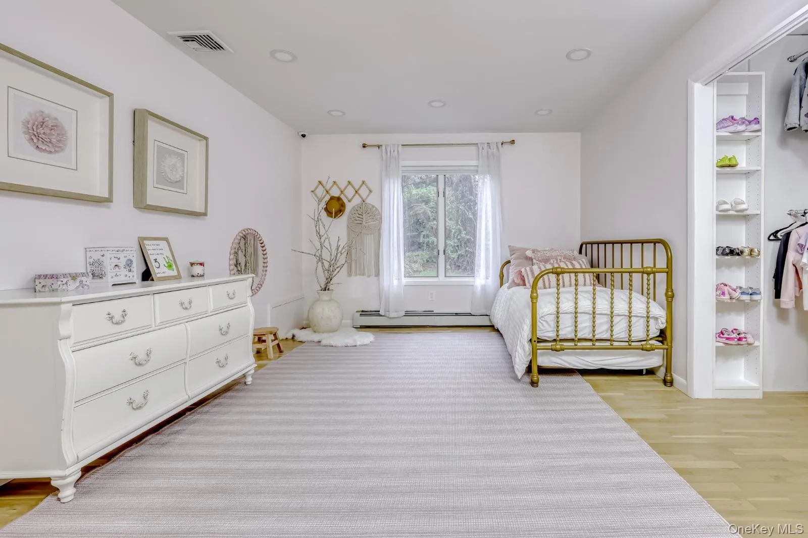 38 Roberts Road, Clarkstown, NY, 5 Bedrooms Bedrooms, 12 Rooms Rooms,4 BathroomsBathrooms,Residential,For Rent,Roberts,0,1032821 38 Roberts Road, Clarkstown, NY, 5 Bedrooms Bedrooms, 12 Rooms Rooms,4 BathroomsBathrooms,Residential,For Rent,Roberts,0,1032821