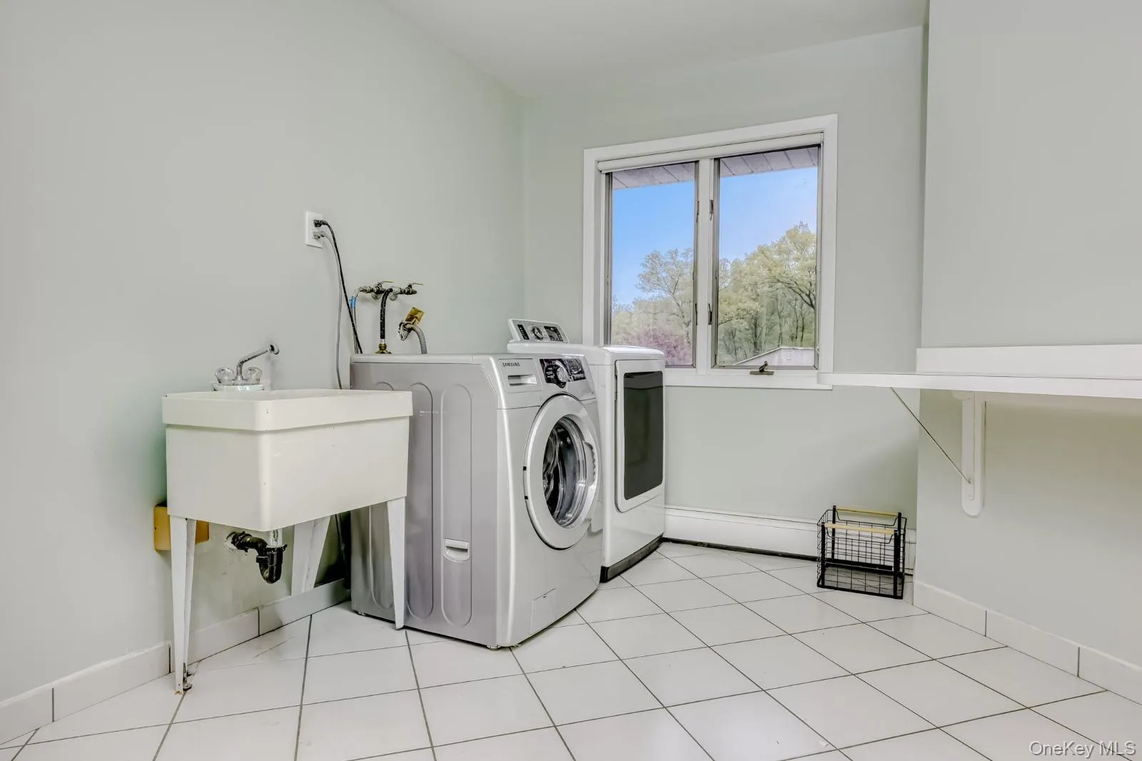 38 Roberts Road, Clarkstown, NY, 5 Bedrooms Bedrooms, 12 Rooms Rooms,4 BathroomsBathrooms,Residential,For Rent,Roberts,0,1032821 38 Roberts Road, Clarkstown, NY, 5 Bedrooms Bedrooms, 12 Rooms Rooms,4 BathroomsBathrooms,Residential,For Rent,Roberts,0,1032821