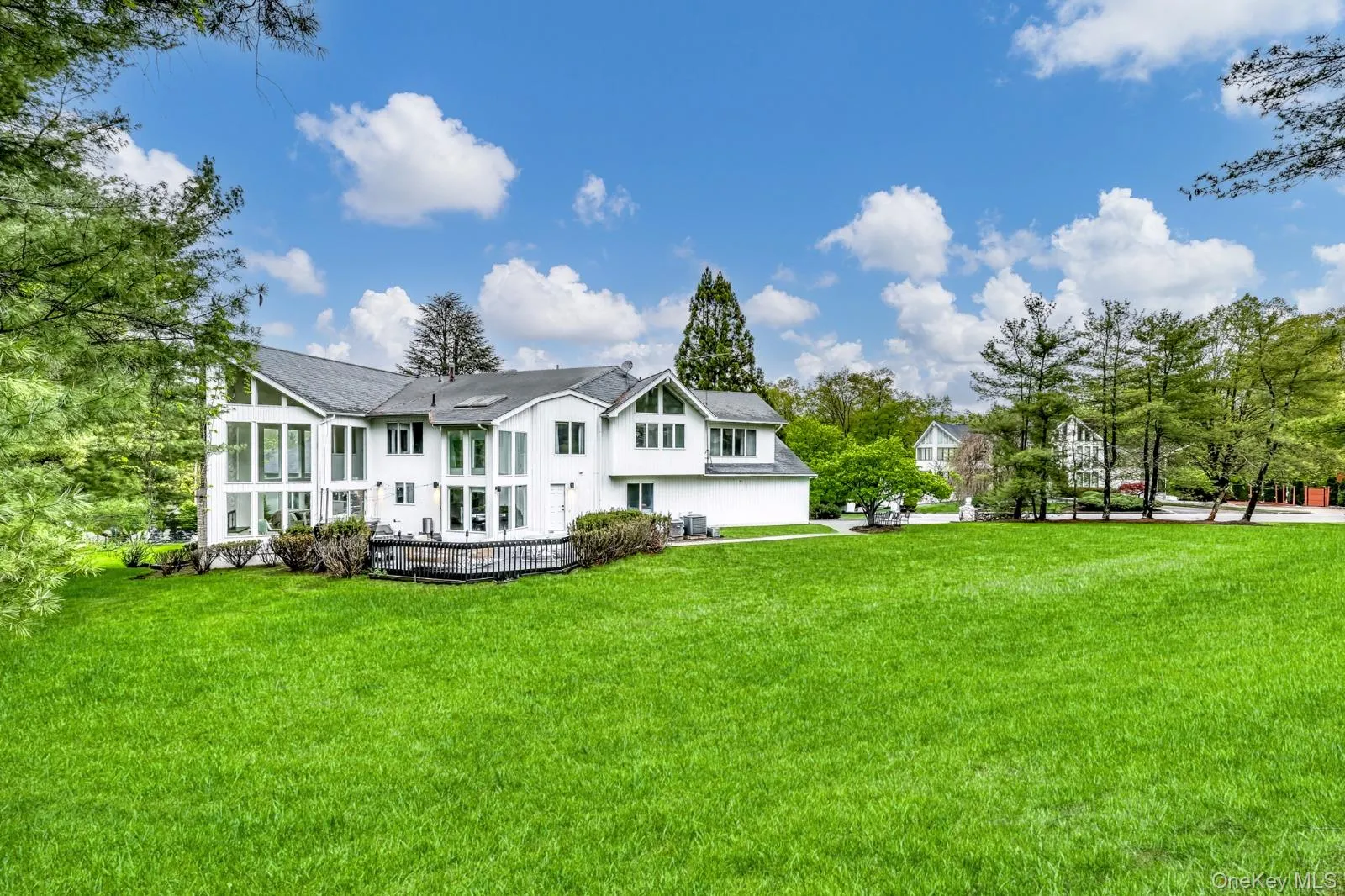 38 Roberts Road, Clarkstown, NY, 5 Bedrooms Bedrooms, 12 Rooms Rooms,4 BathroomsBathrooms,Residential,For Rent,Roberts,0,1032821 38 Roberts Road, Clarkstown, NY, 5 Bedrooms Bedrooms, 12 Rooms Rooms,4 BathroomsBathrooms,Residential,For Rent,Roberts,0,1032821