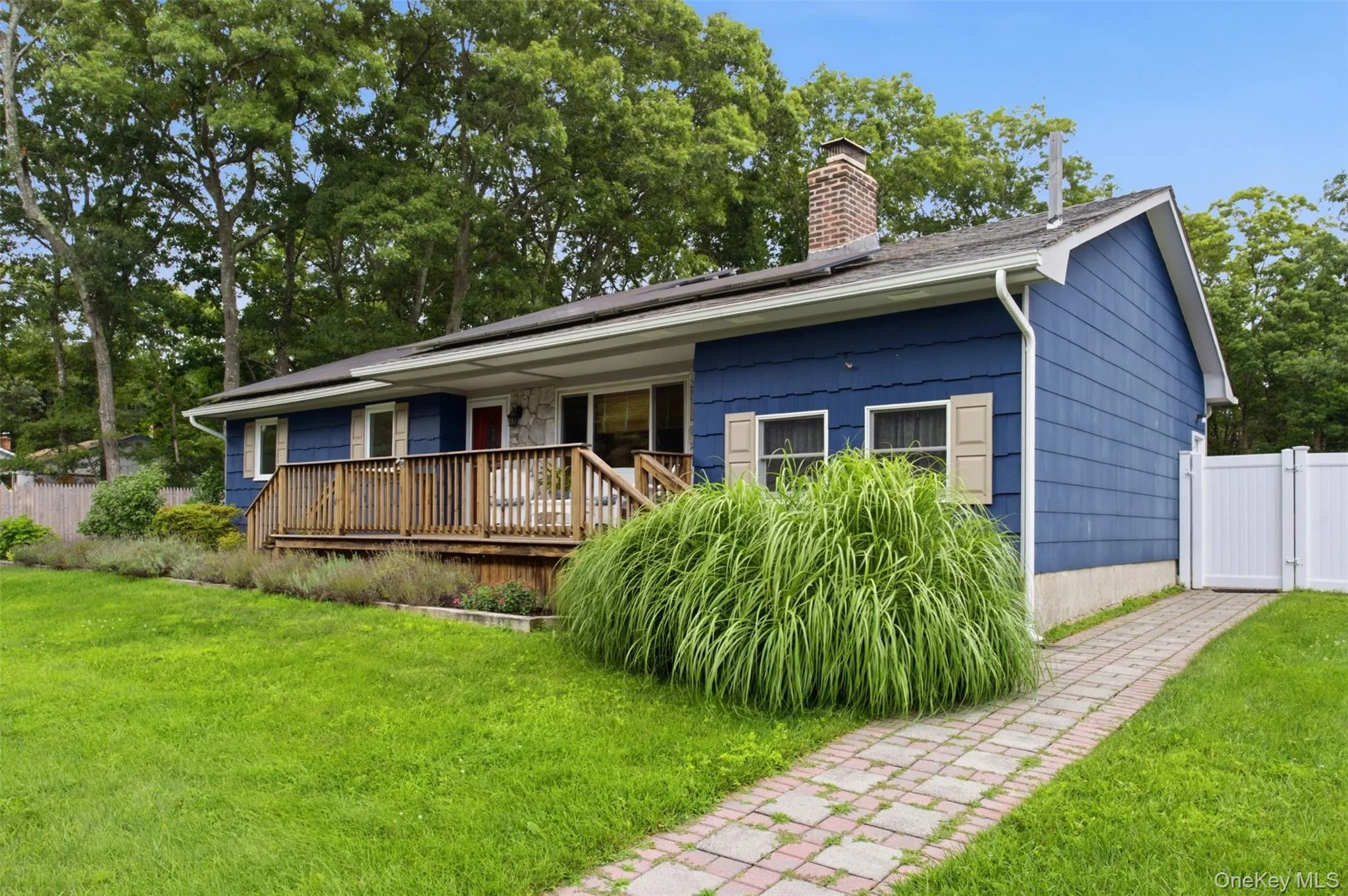 Landscaped Property with colorful well thought out plantings. Landscaped Property with colorful well thought out plantings.