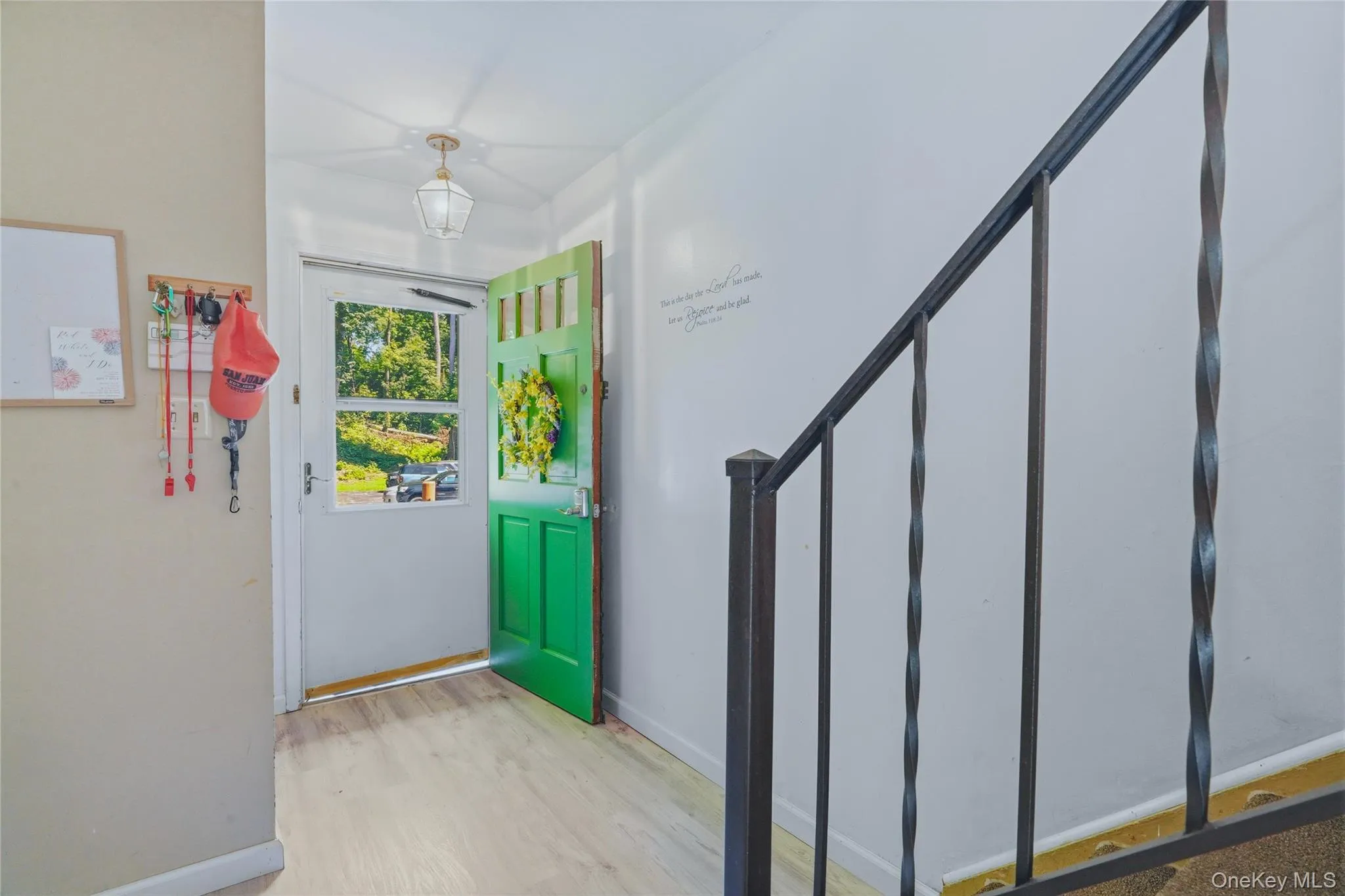 31 Roundtree Court, Beacon, NY, 3 Bedrooms Bedrooms, 8 Rooms Rooms,1 BathroomBathrooms,Residential,For Rent,Roundtree,0,1032826 31 Roundtree Court, Beacon, NY, 3 Bedrooms Bedrooms, 8 Rooms Rooms,1 BathroomBathrooms,Residential,For Rent,Roundtree,0,1032826