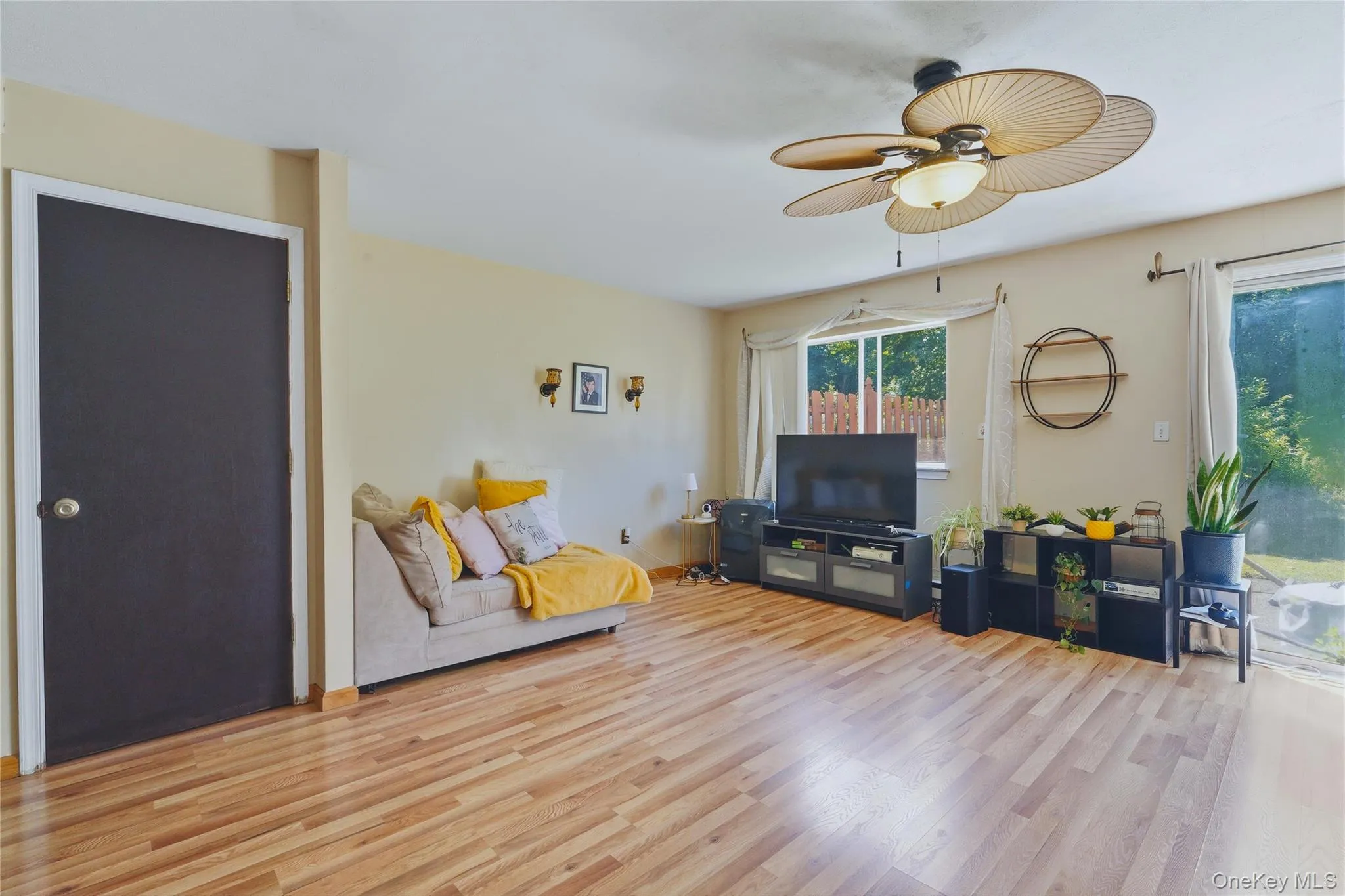 31 Roundtree Court, Beacon, NY, 3 Bedrooms Bedrooms, 8 Rooms Rooms,1 BathroomBathrooms,Residential,For Rent,Roundtree,0,1032826 31 Roundtree Court, Beacon, NY, 3 Bedrooms Bedrooms, 8 Rooms Rooms,1 BathroomBathrooms,Residential,For Rent,Roundtree,0,1032826