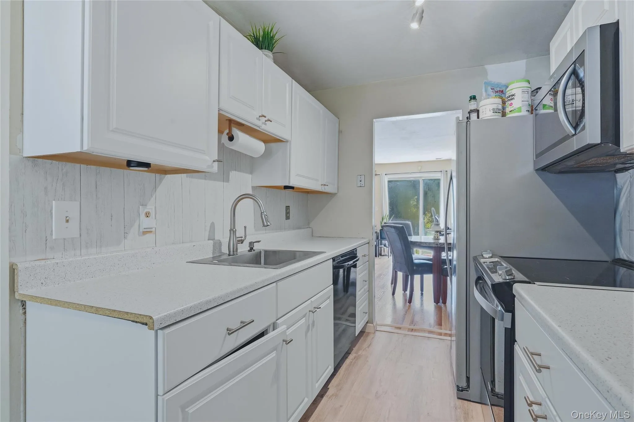 31 Roundtree Court, Beacon, NY, 3 Bedrooms Bedrooms, 8 Rooms Rooms,1 BathroomBathrooms,Residential,For Rent,Roundtree,0,1032826 31 Roundtree Court, Beacon, NY, 3 Bedrooms Bedrooms, 8 Rooms Rooms,1 BathroomBathrooms,Residential,For Rent,Roundtree,0,1032826