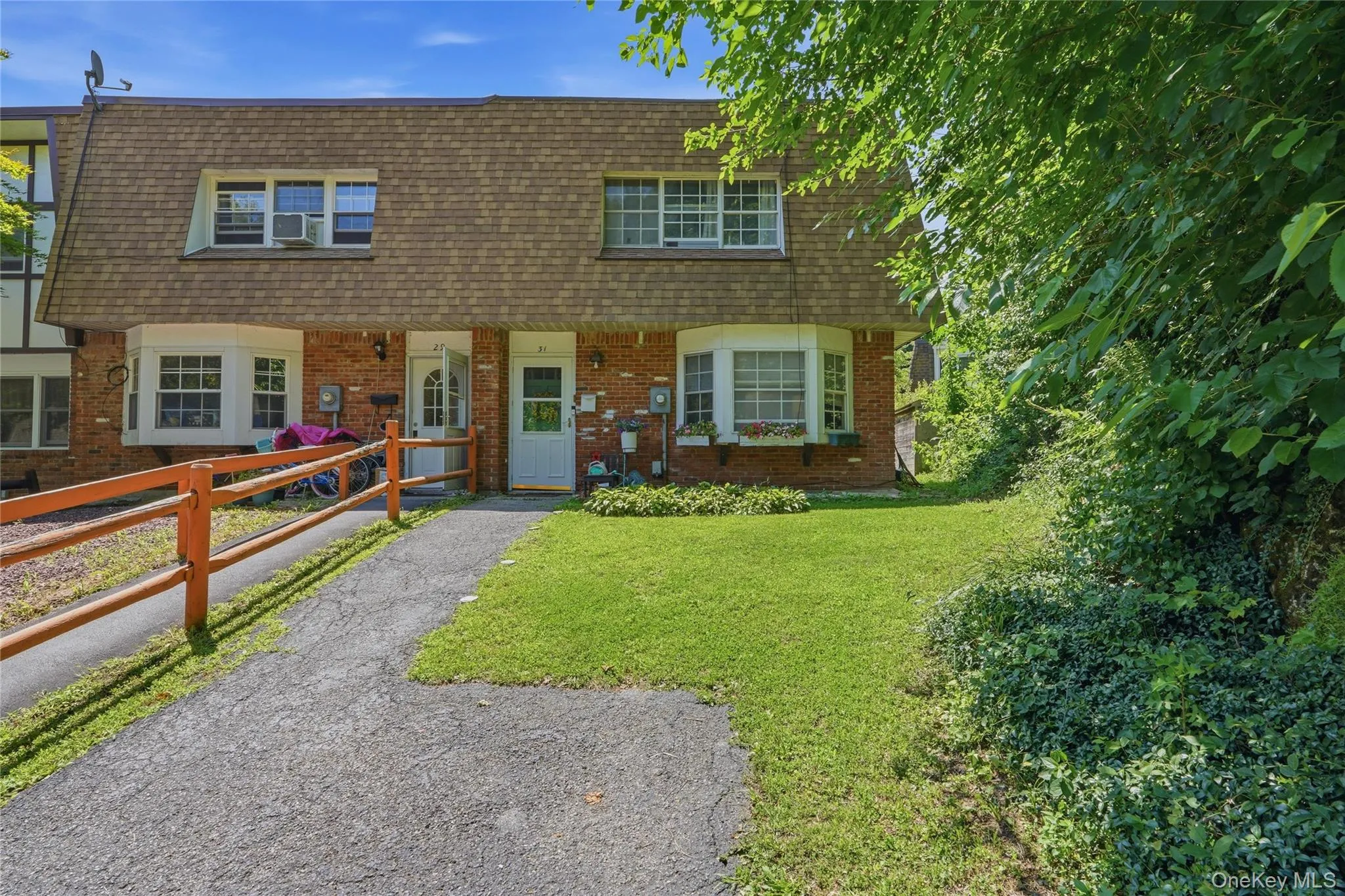 31 Roundtree Court, Beacon, NY, 3 Bedrooms Bedrooms, 8 Rooms Rooms,1 BathroomBathrooms,Residential,For Rent,Roundtree,0,1032826 31 Roundtree Court, Beacon, NY, 3 Bedrooms Bedrooms, 8 Rooms Rooms,1 BathroomBathrooms,Residential,For Rent,Roundtree,0,1032826